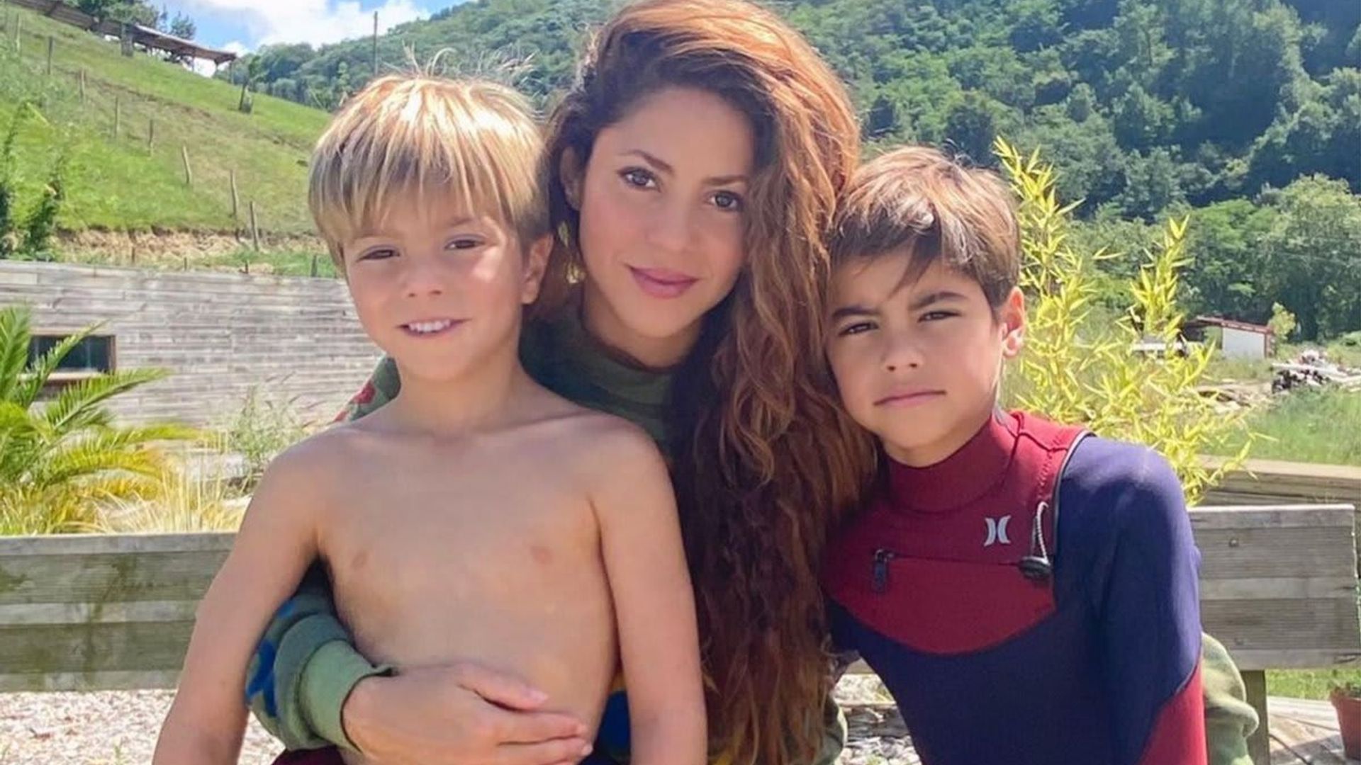 Shakira and her son fought off two bears who tried to rob them