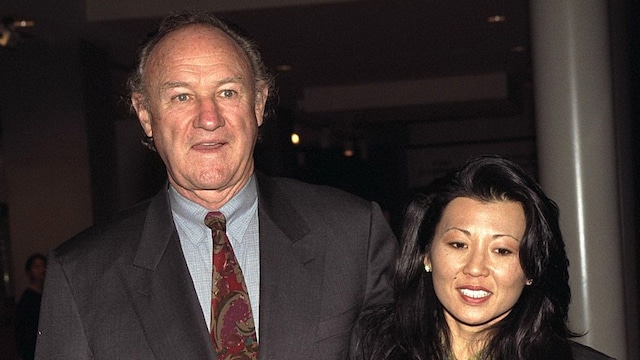Gene Hackman and his wife, Betsy Arakawa, in 1995. 