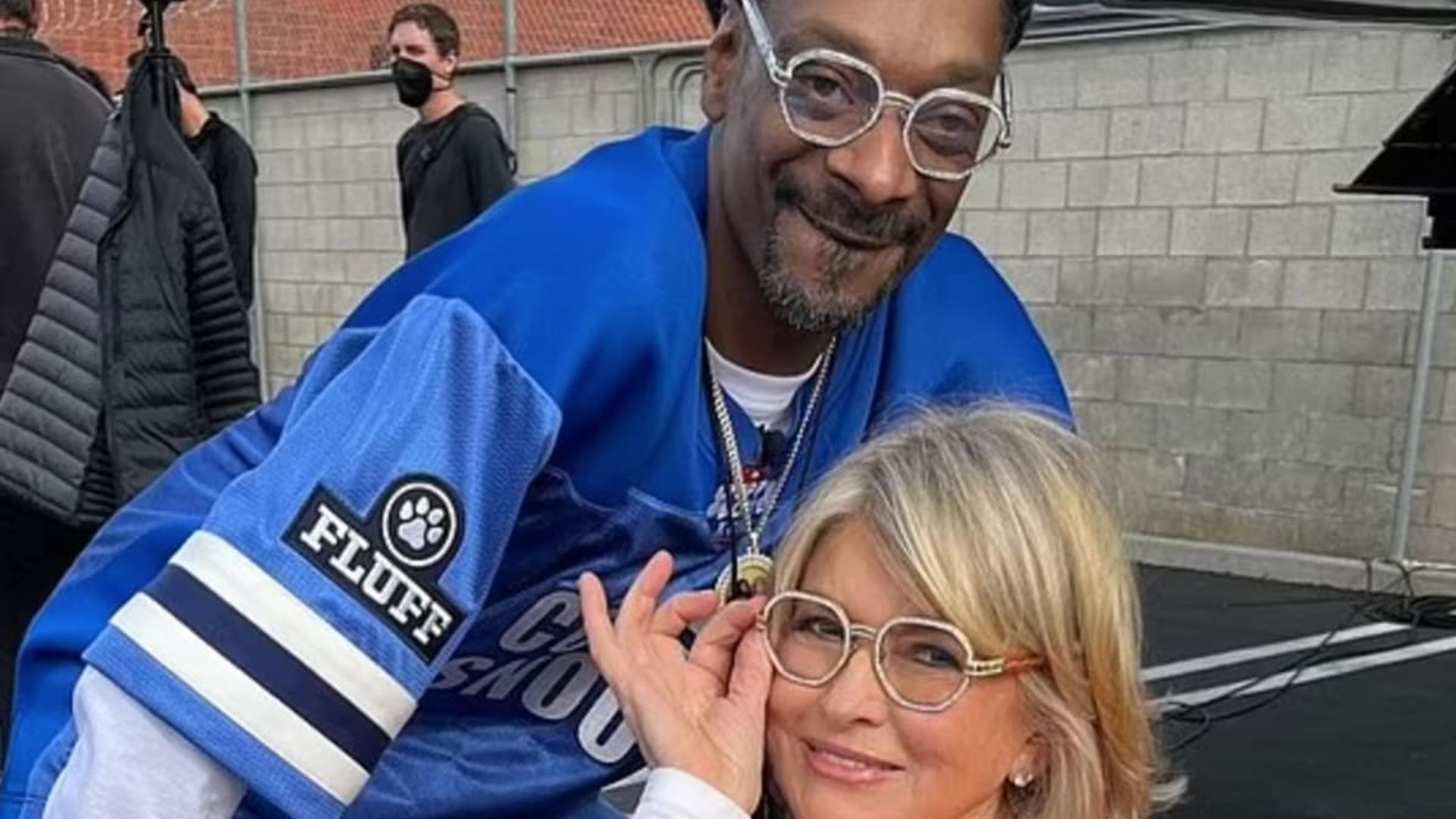 Snoop Dogg and Martha Stewart are ready to co-host the Puppy Bowl XVIII