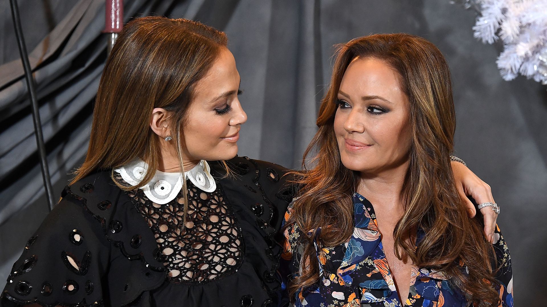 Jennifer Lopez and Leah Remini texted each other after their headline-making divorces