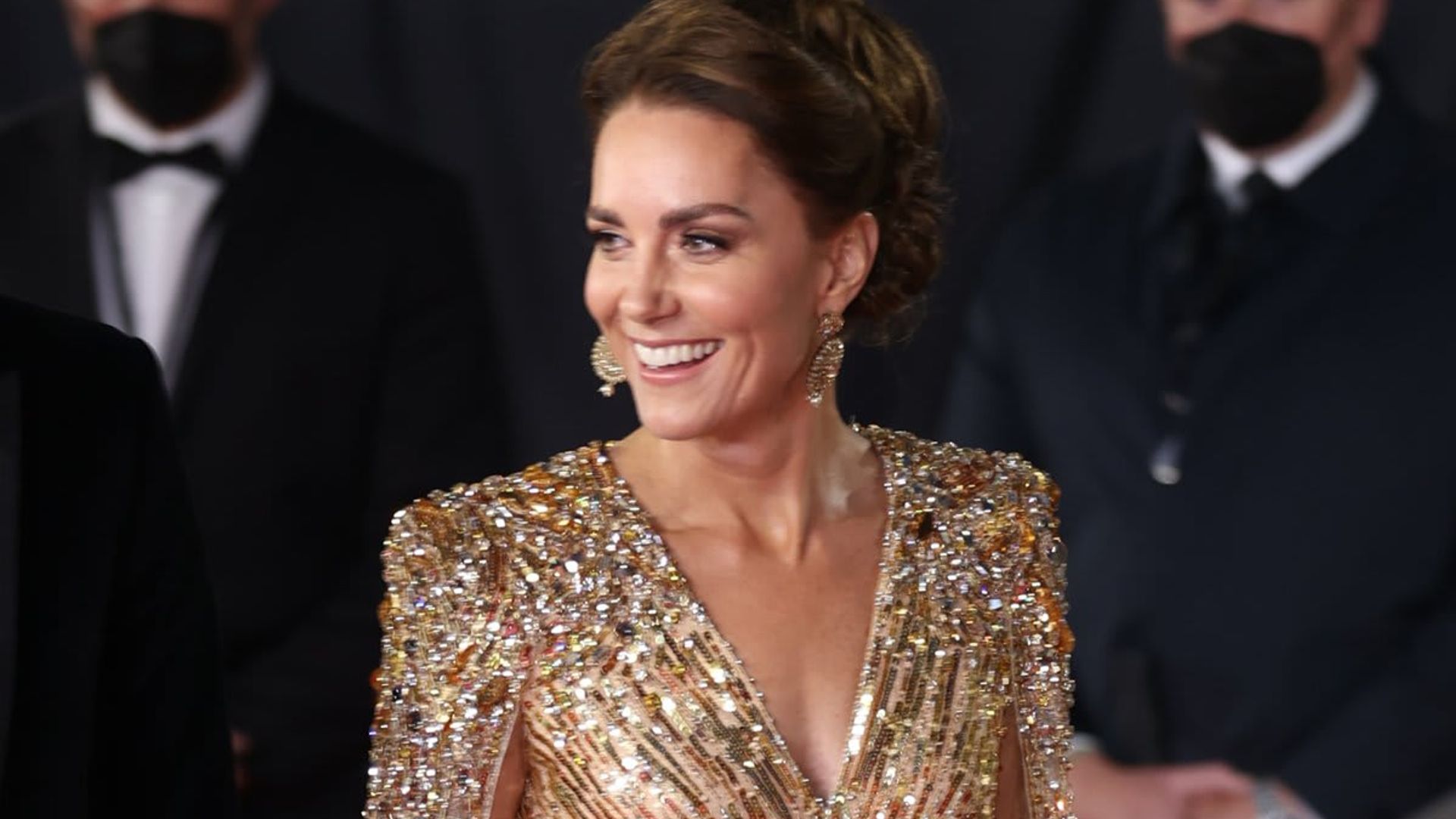 kate middleton gold dress designer Kate Middleton's gold dress: Jenny Packham Goldfinger sequin gown