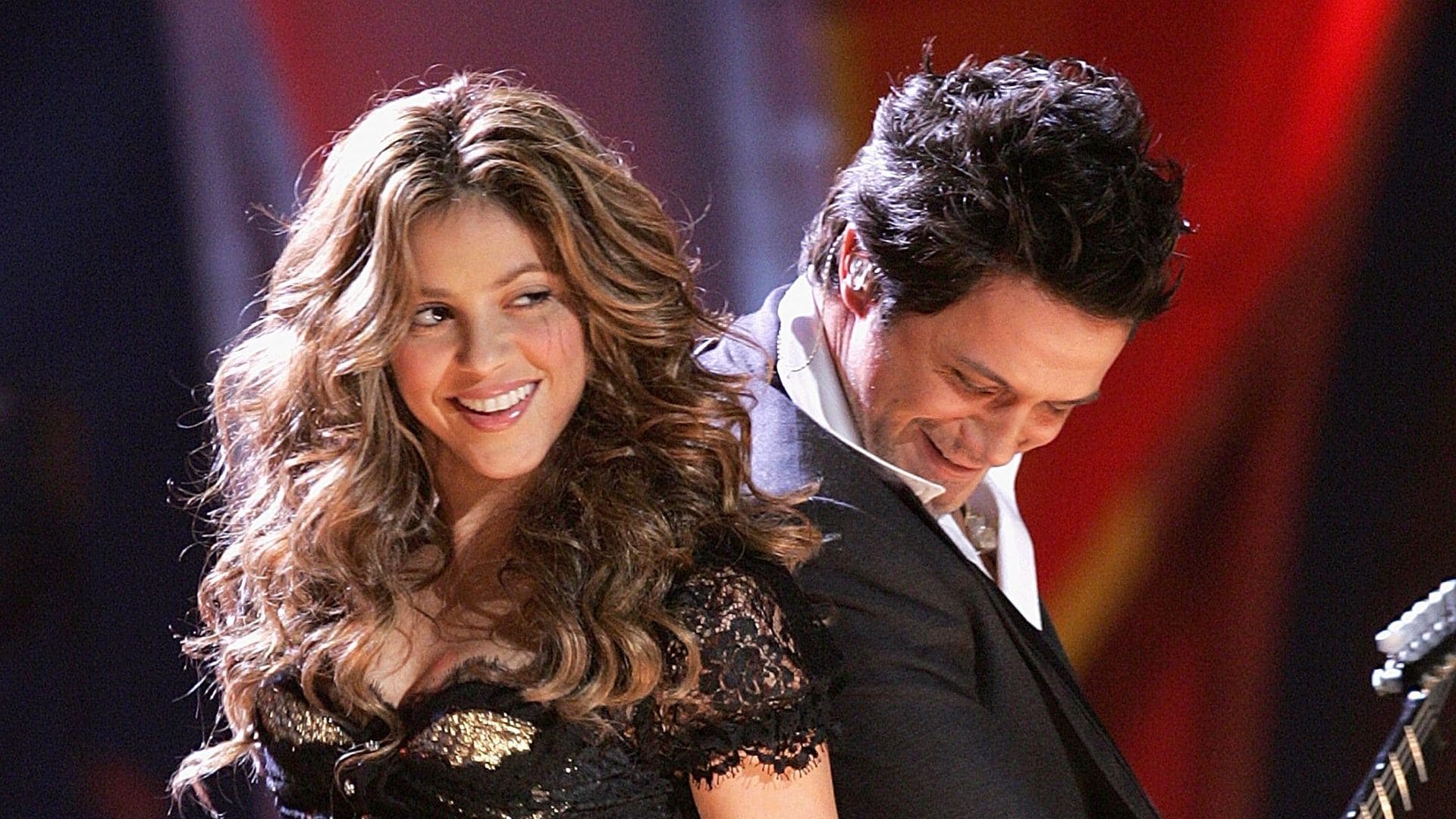 Shakira and Alejandro Sanz reunite to perform the song that reshaped Latin music forever