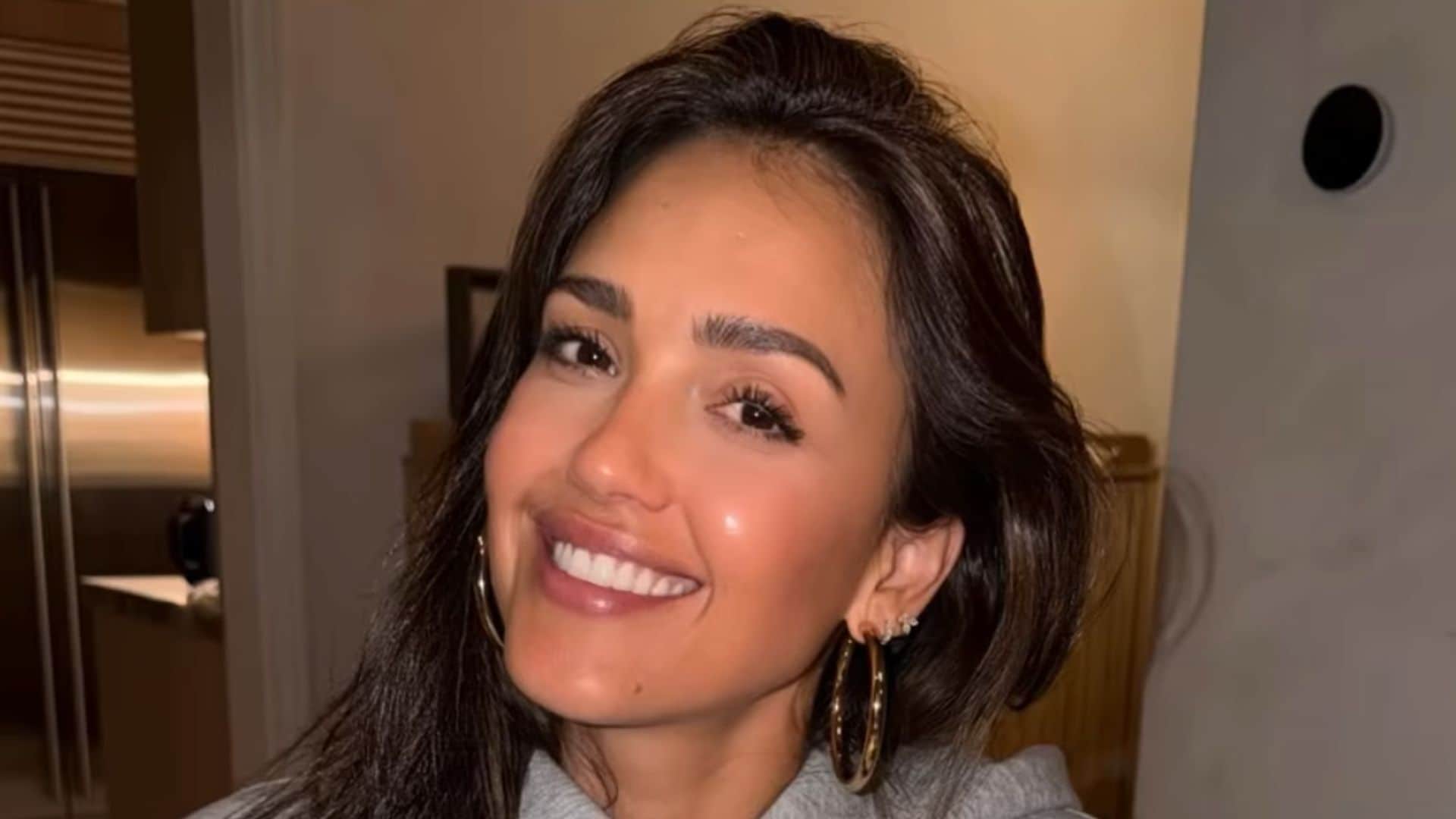 Jessica Alba's vegetable-filled pozole recipe divides the internet