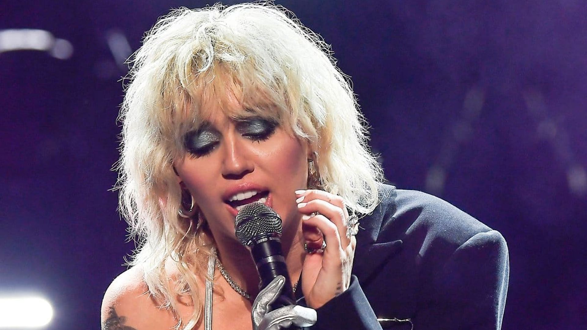 The complete lineup of Miley’s New Year’s Eve Party