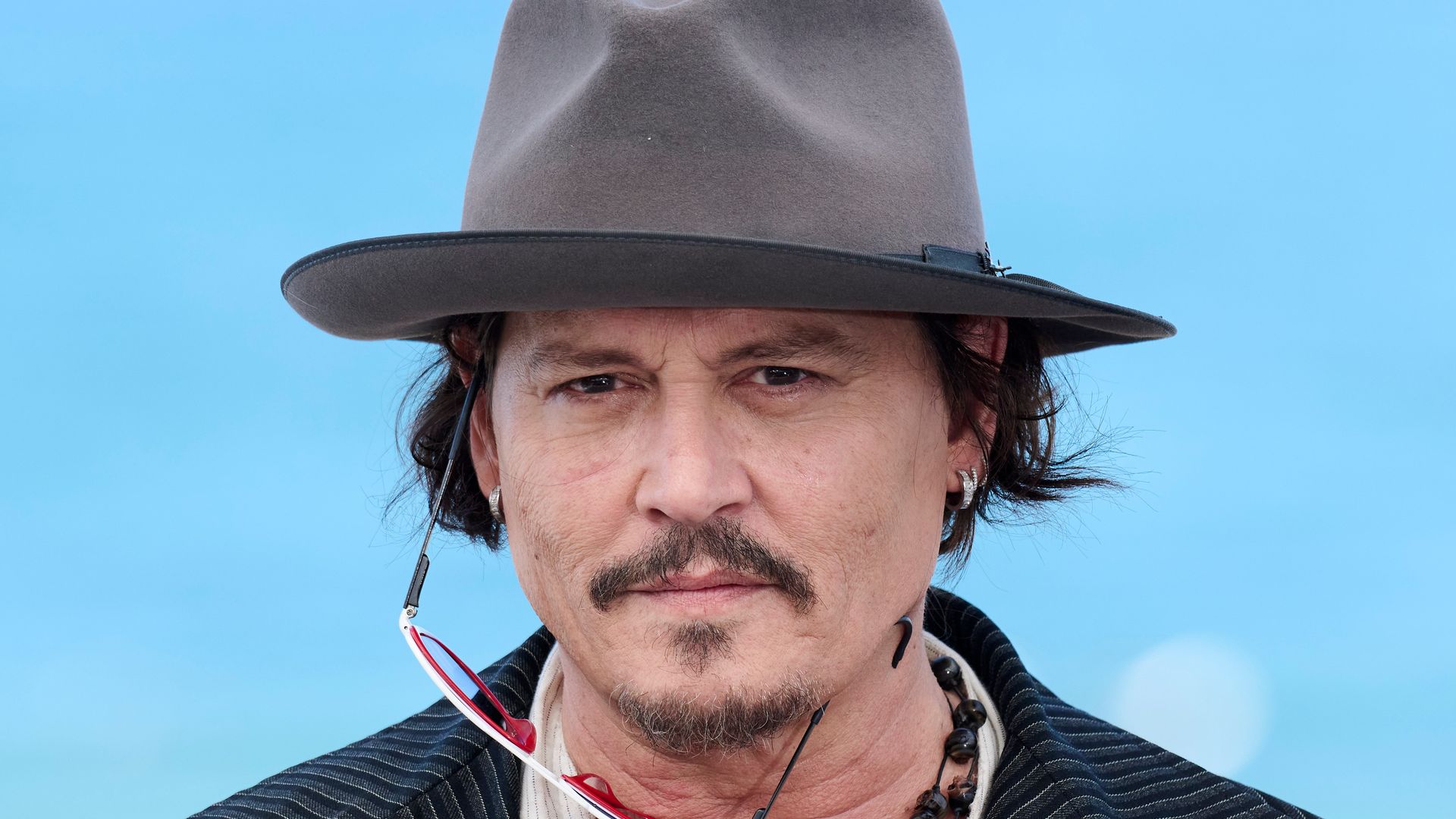 SAN SEBASTIAN, SPAIN - SEPTEMBER 24: Director Johnny Depp attends the 'Modi, Three Days On The Wing Of Madness' photocall during the 72nd San Sebastian International Film Festival at the Kursaal Palace on September 24, 2024 in San Sebastian, Spain. (Photo by Carlos Alvarez/Getty Images) 