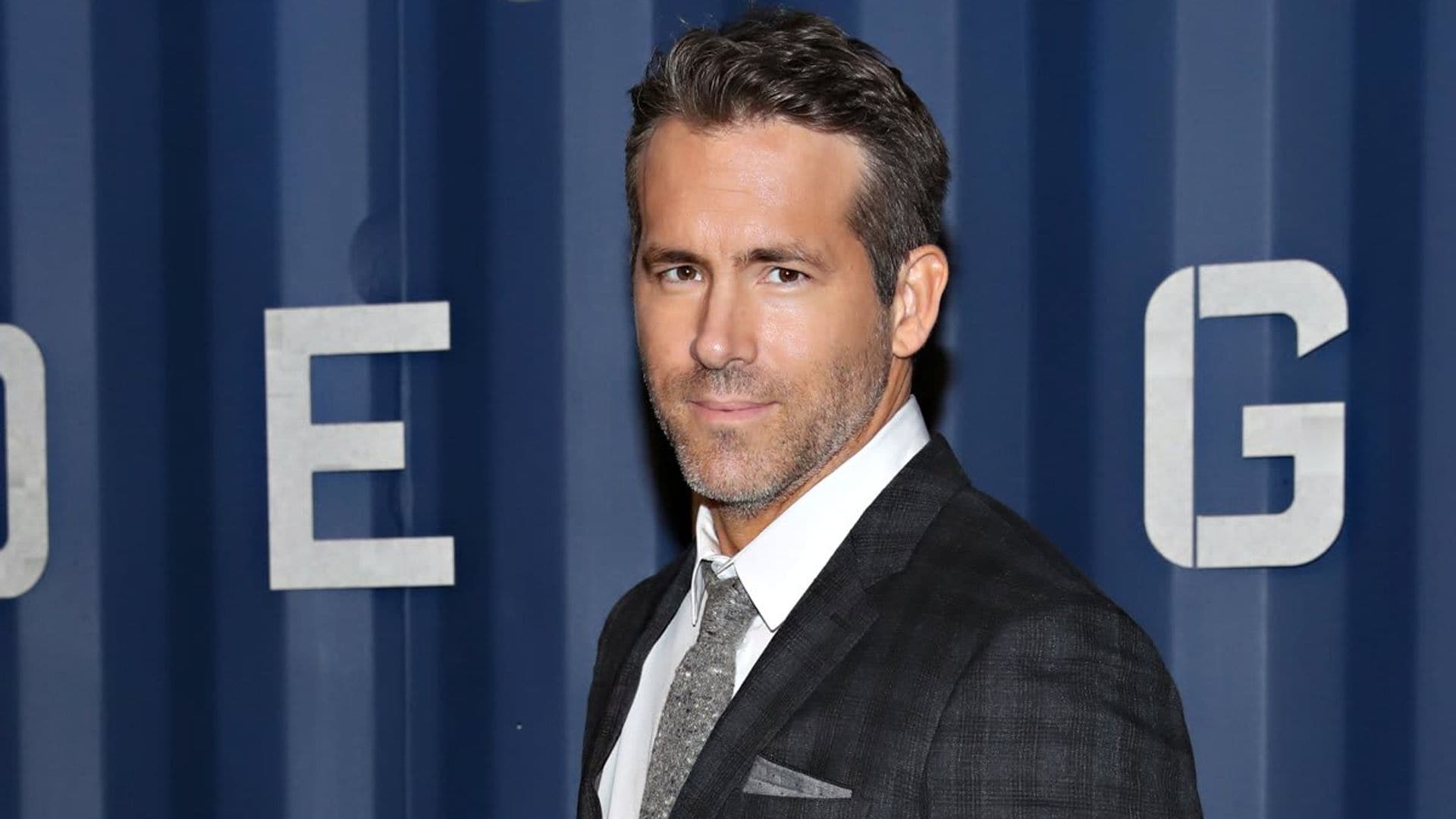 Ryan Reynolds hilariously posted a ‘Deadpool’ and Bernie Sanders meme