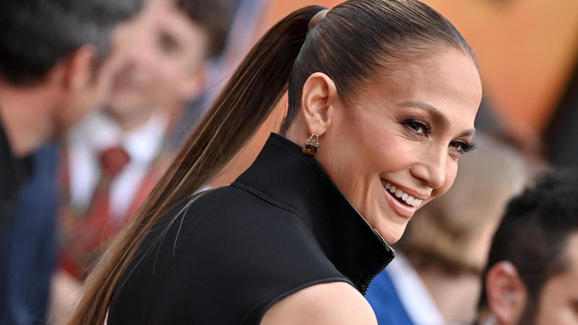 Real or faux? Jennifer Lopez debuts new haircut