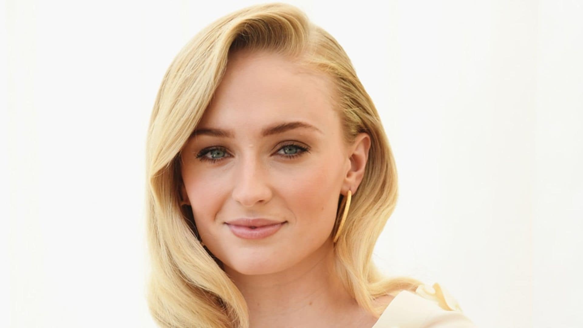 Sophie Turner's wedding dress took more than 350 hours to make