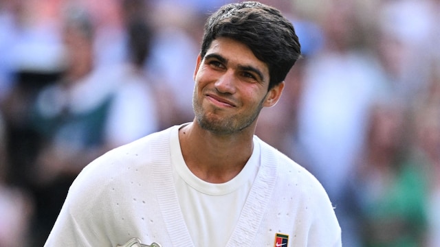 Spain's Carlos Alcaraz thanks the king of spain after wimbledon loss