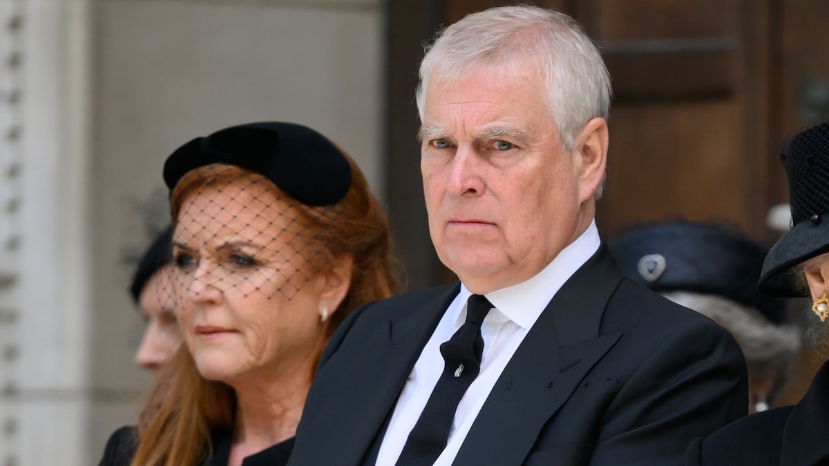 https://www.hola.com/us/horizon/landscape/2d358ac2119f-london-england-prince-andrew-duke-of-york-and-sarah-ferguson-duchess-of-york-att.jpg?im=Resize=(1200)