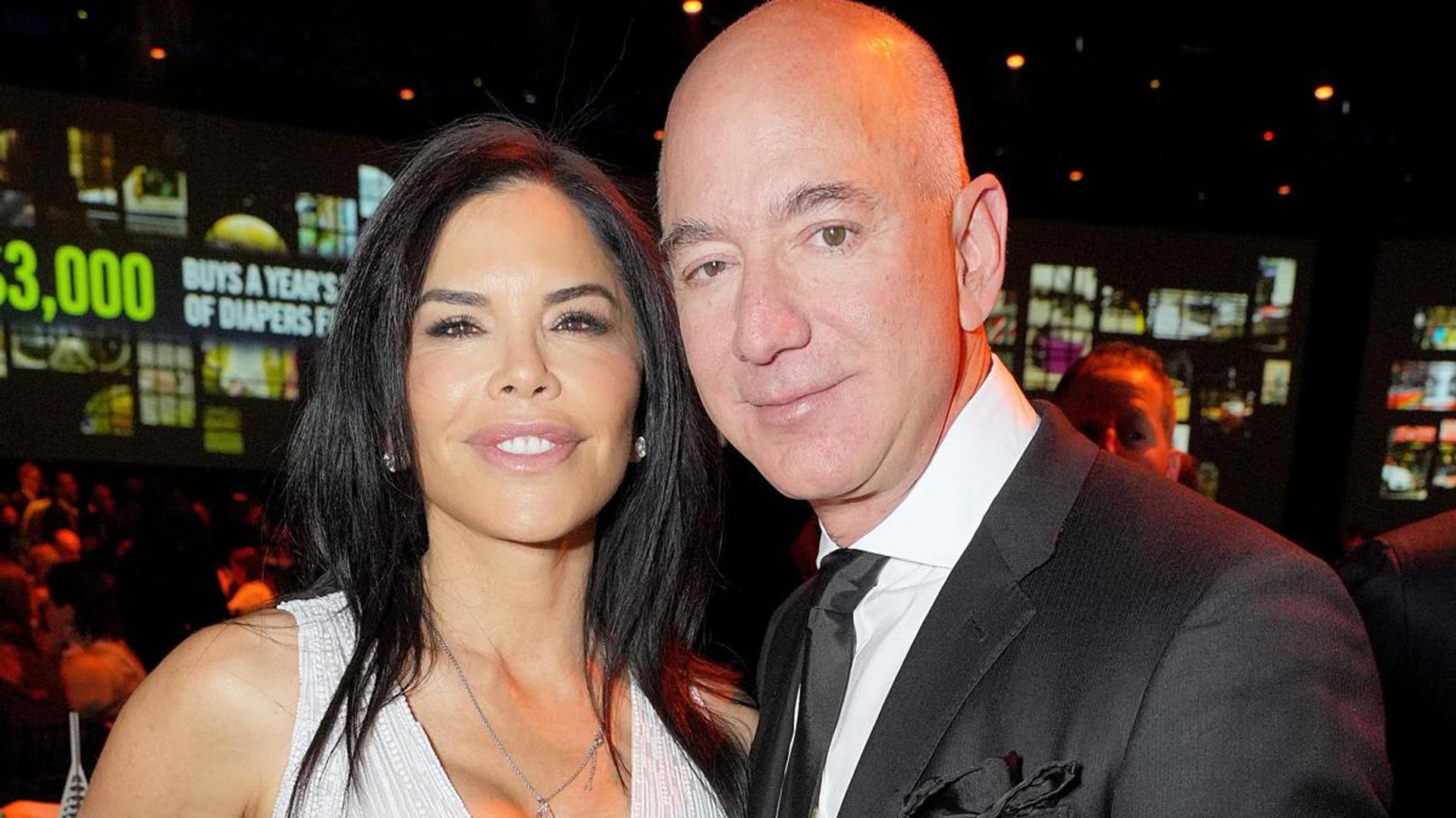 Lauren Sanchez shares more glamorous photos in all white