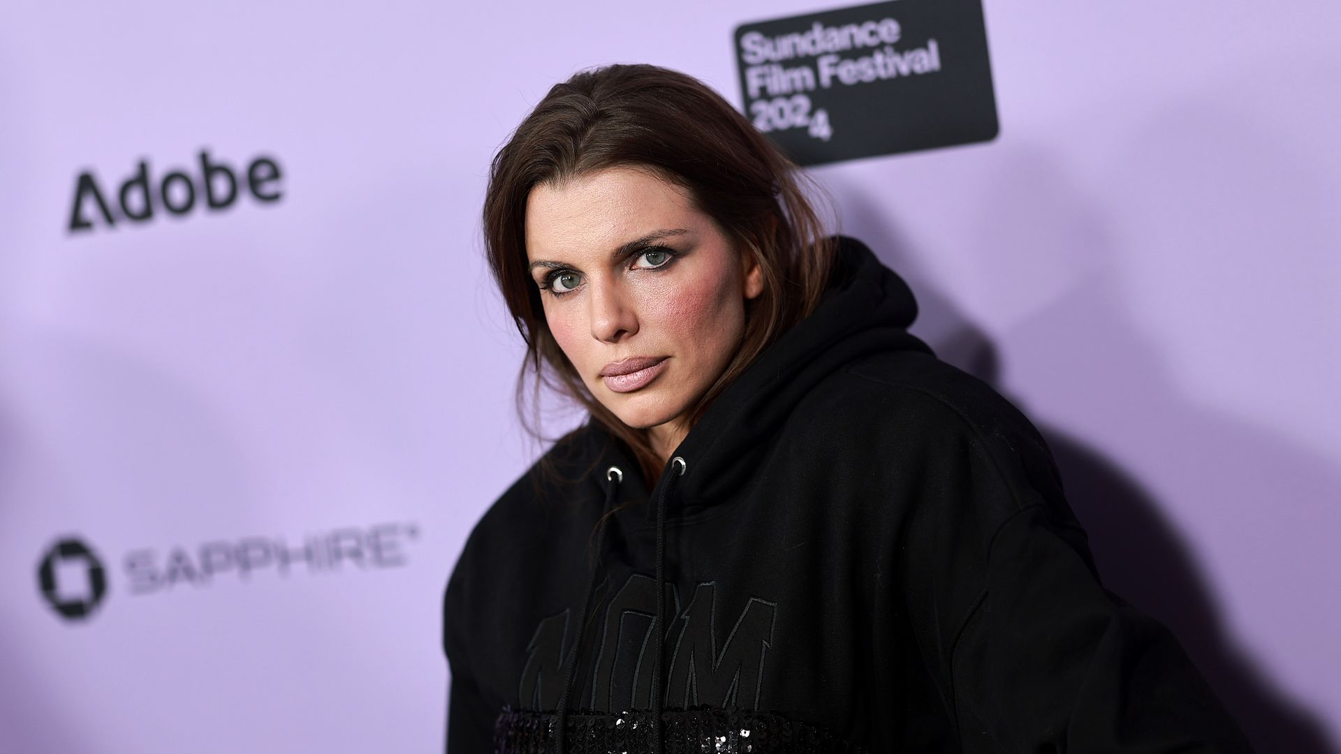 Did Julia Fox come out as a lesbian on TikTok?