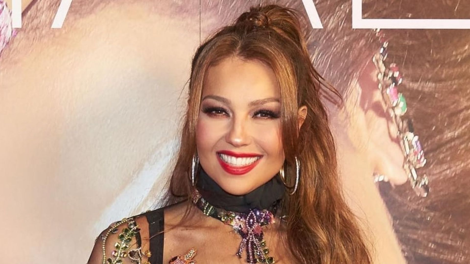 Thalía shows off her cool shoe closet as she asks fans for help
