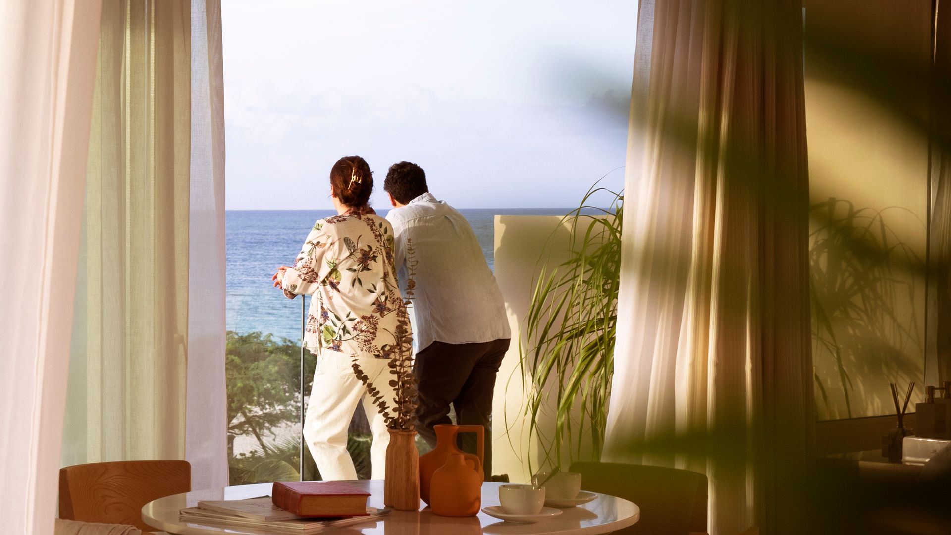 https://www.hola.com/us/horizon/landscape/30d0a082d5df-habitacion-joia-aruba-by-iberostar.jpg?im=Resize=(1200)