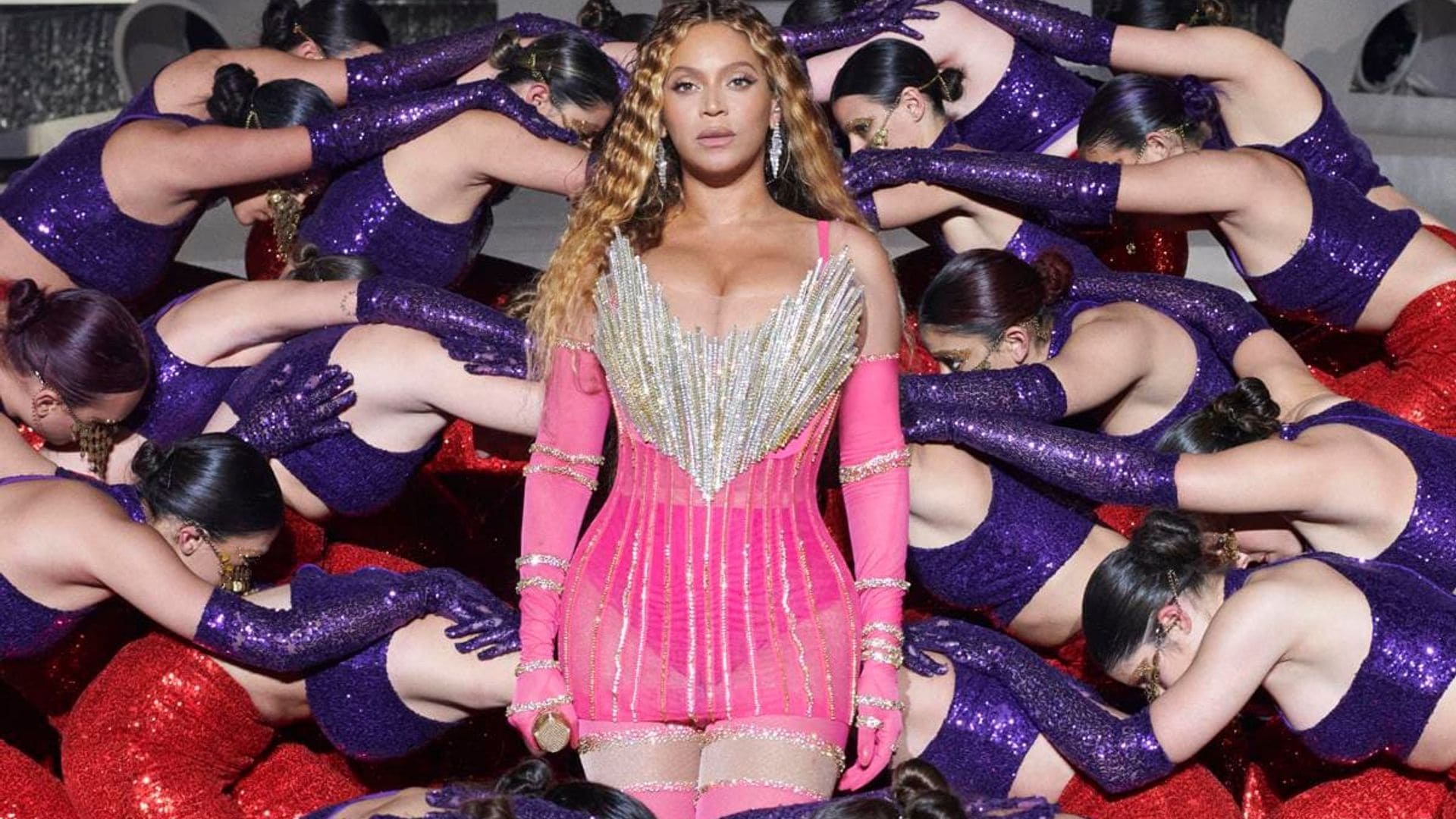 Beyoncé performs with daughter Blue Ivy in Dubai for the first time: See Pics