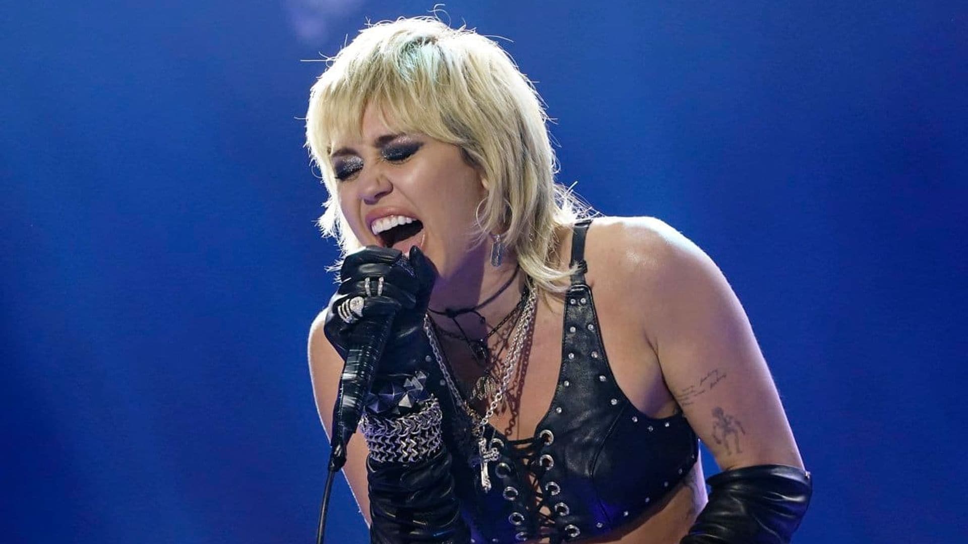 This is what Miley Cyrus is going to wear for the Super Bowl LV