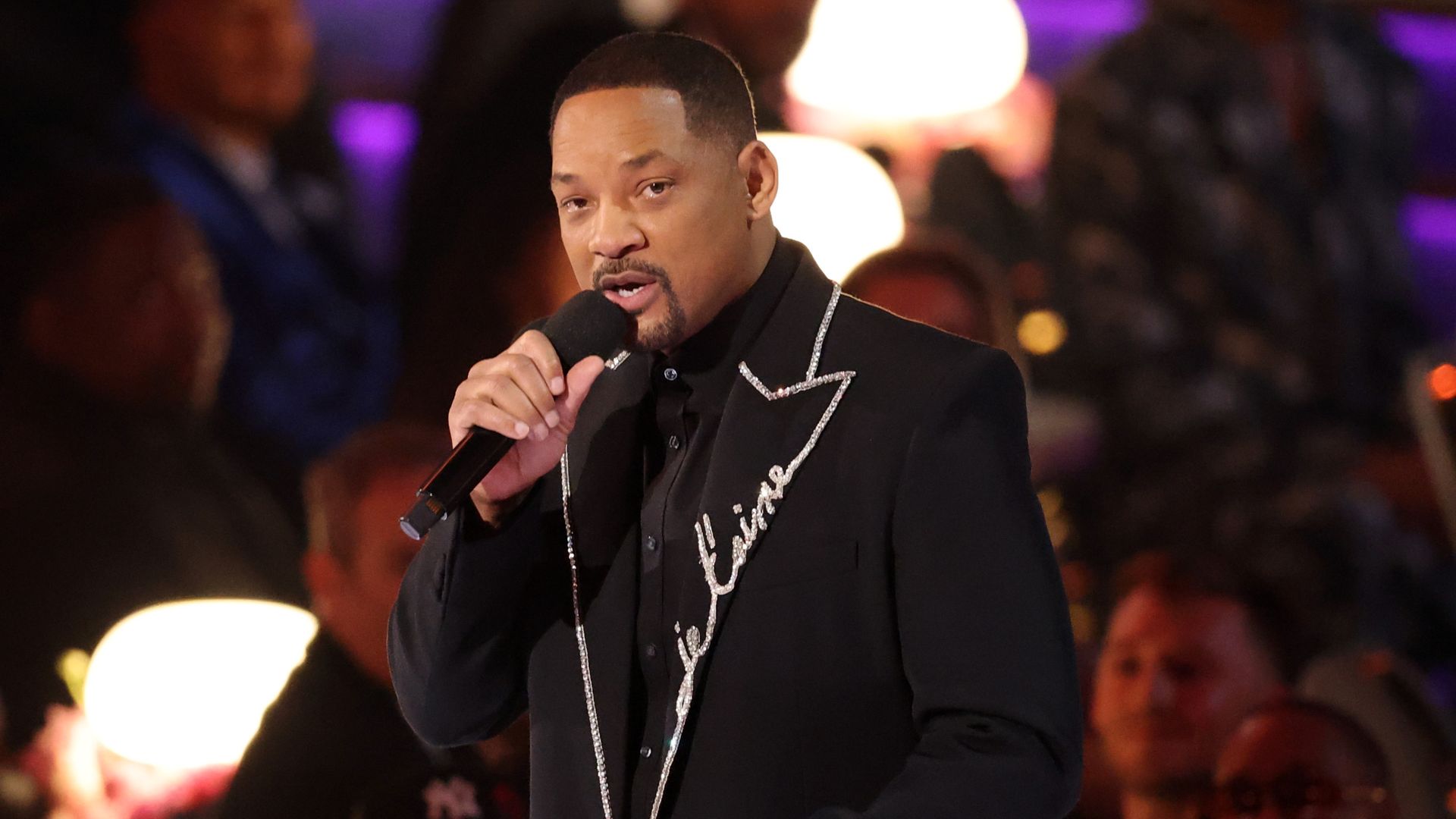Will Smith faces mixed reactions at his first awards show since the Oscars scandal