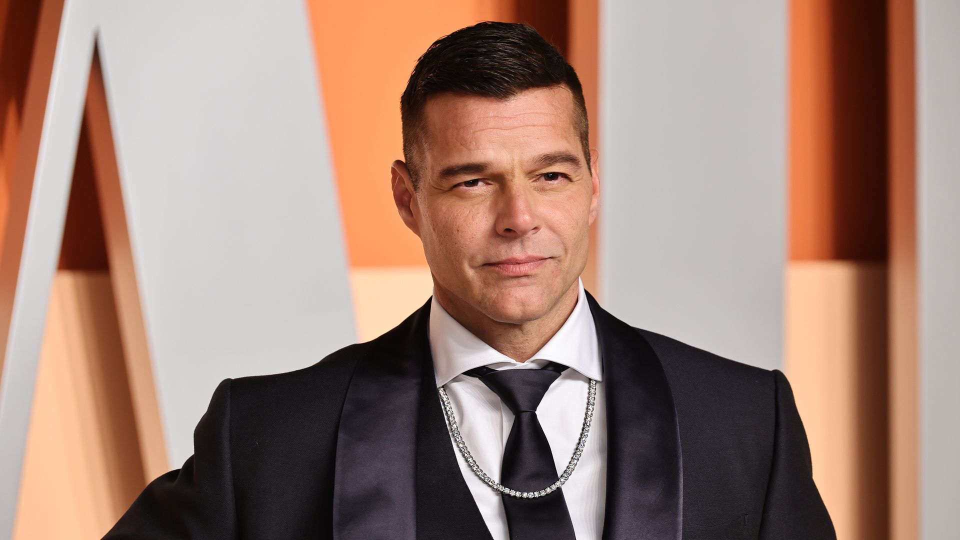 Ricky Martin takes Matteo and Valentino to Canberra in effortless tour style