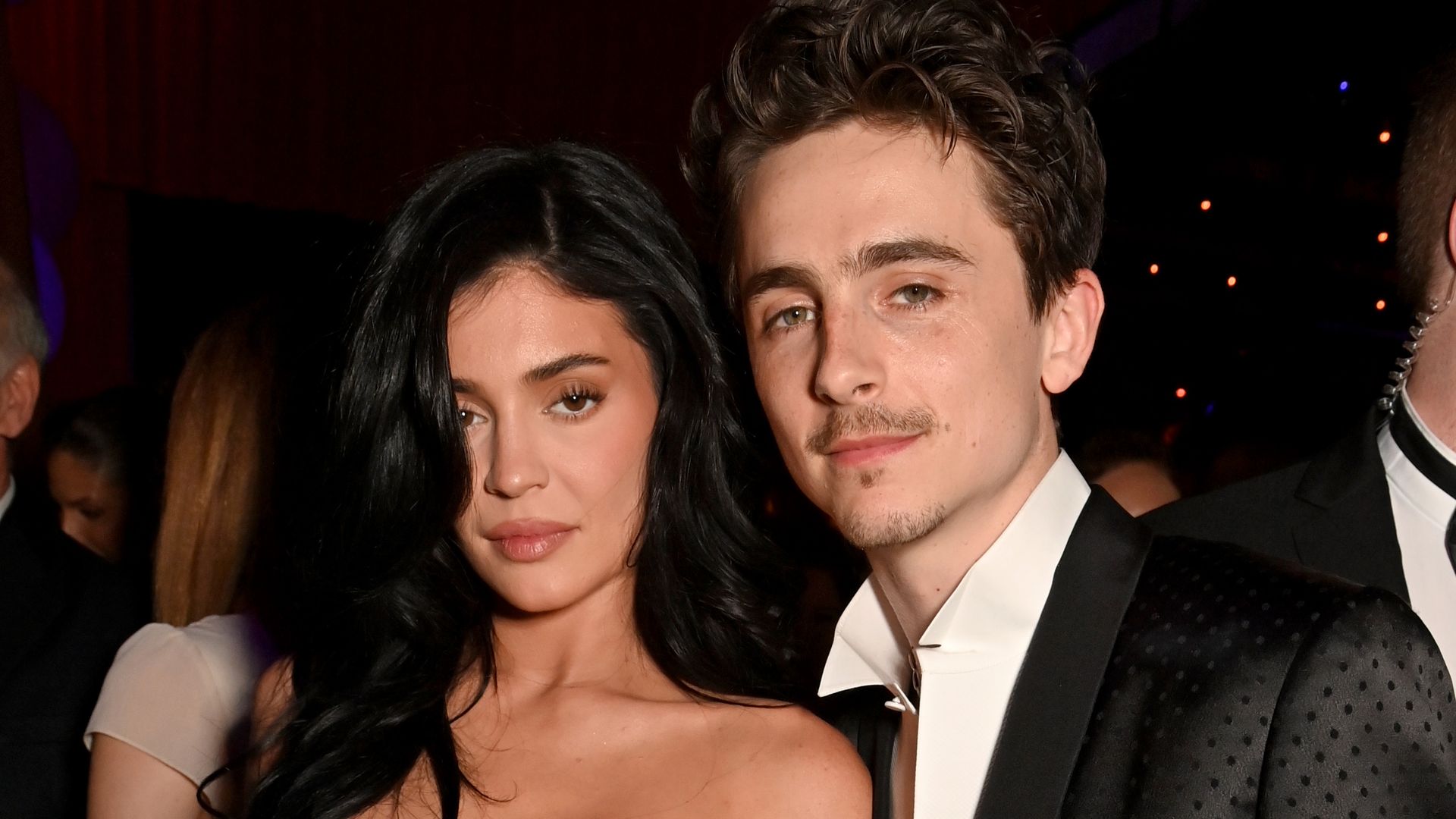 BEVERLY HILLS, CALIFORNIA - MARCH 02: EXCLUSIVE COVERAGE (L-R) Kylie Jenner and TimothÃ©e Chalamet attend the 2025 Vanity Fair Oscar Party Hosted By Radhika Jones at Wallis Annenberg Center for the Performing Arts on March 02, 2025 in Beverly Hills, California. (Photo by Dave Benett/VF25/WireImage for Vanity Fair) 