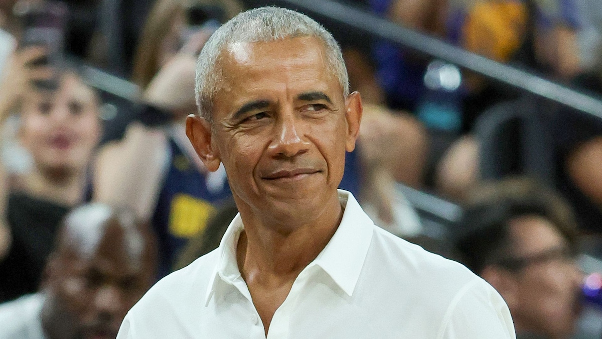 https://www.hola.com/us/horizon/landscape/33f0b8753fa9-las-vegas-nevada-former-u-s-president-barack-obama-attends-an-exhibition-game-be.jpg?im=Resize=(1200)