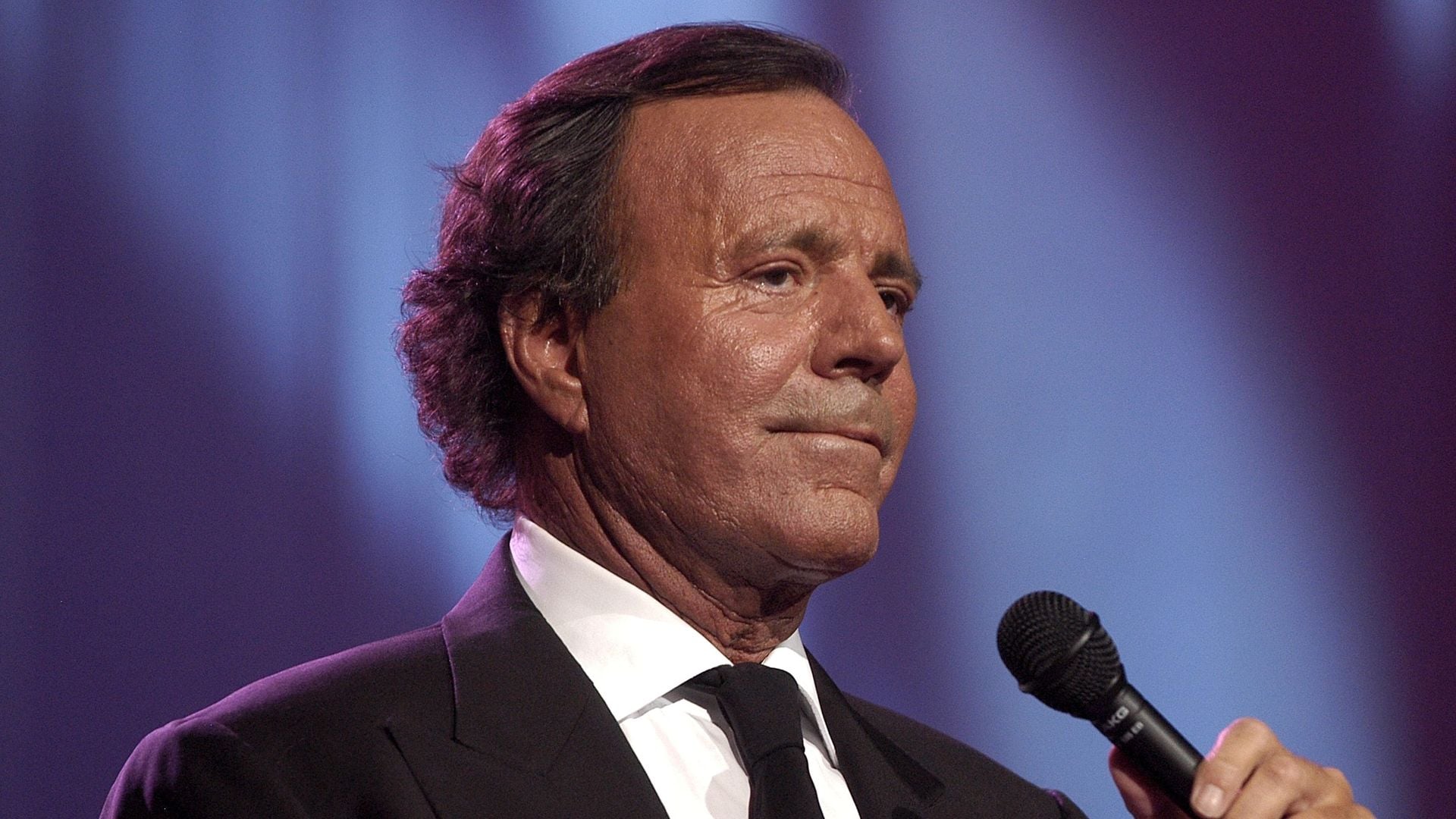 Julio Iglesias breaks silence about health concerns and talks about new Netflix series