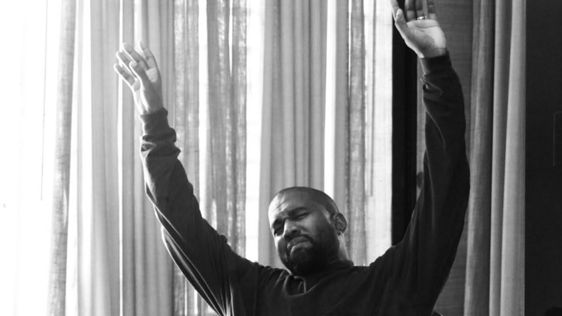 Kanye West is still wearing his wedding ring amidst divorce from Kim Kardashian