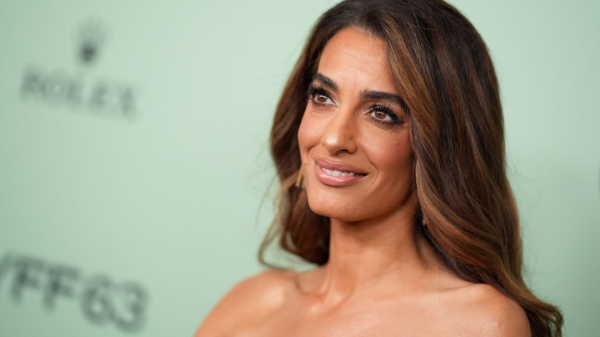 Amal Clooney and the secrets behind her stunning transformation in her 40s