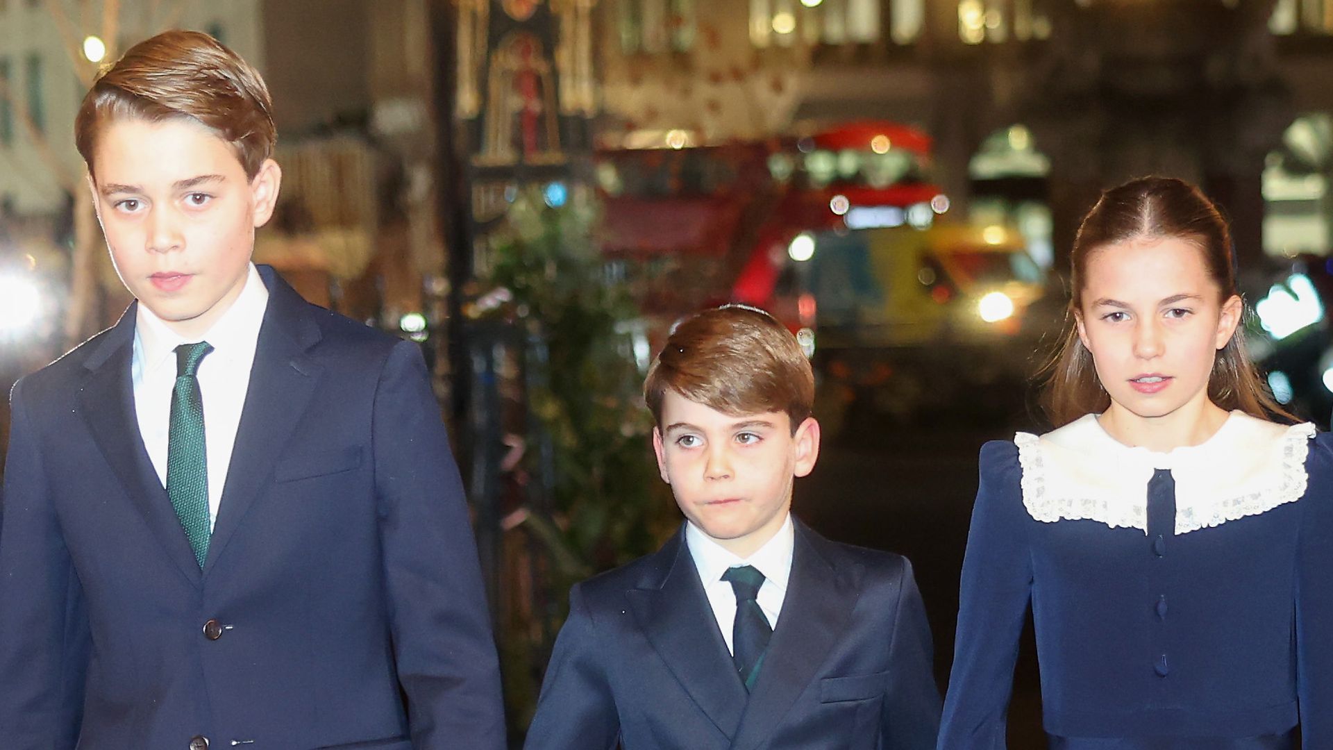 https://www.hola.com/us/horizon/landscape/35cc6dbdd80b-london-england-prince-william-prince-of-wales-prince-george-of-wales-prince-loui.jpg?im=Resize=(1200)