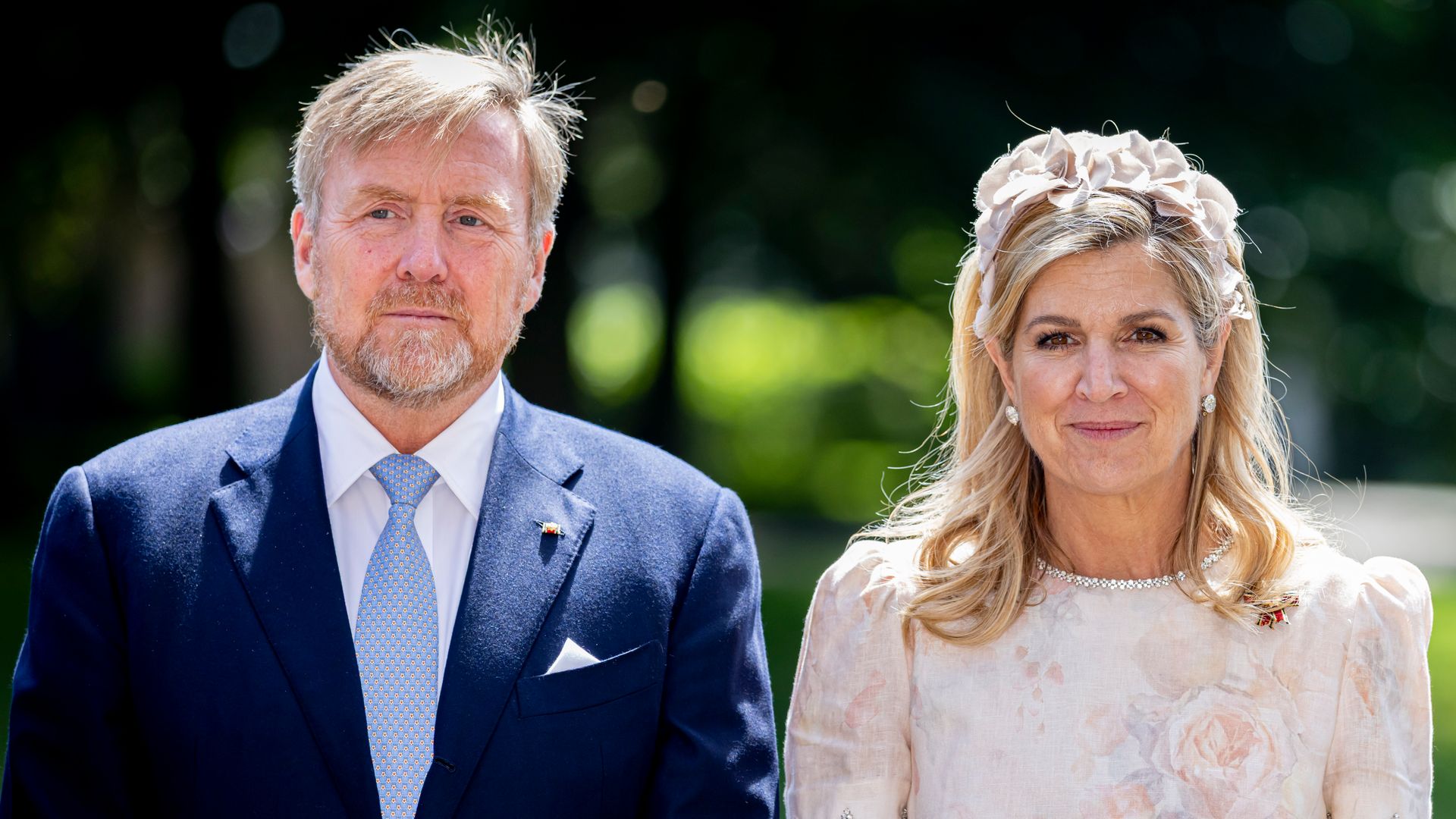 https://www.hola.com/us/horizon/landscape/36508b41087d-voorschoten-netherlands-king-willem-alexander-of-the-netherlands-and-queen-maxim.jpg?im=Resize=(1200)