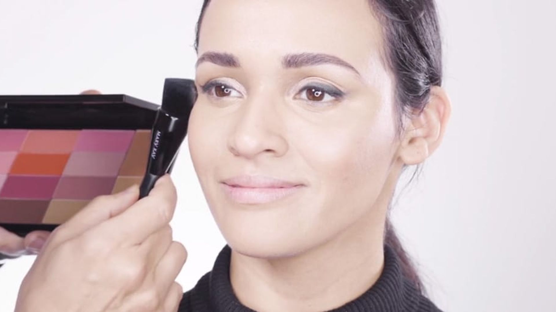 Watch celebrity MUA Luis Casco teach us how to create a gorgeous day-to-night look