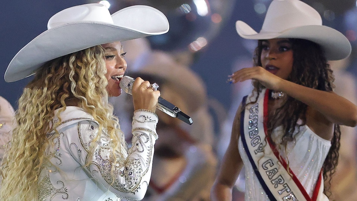 https://www.hola.com/us/horizon/landscape/39430be9e73c-houston-texas-beyoncc3a9-performs-with-daughter-blue-ivy-during-the-halftime-s.jpg?im=Resize=(1200)