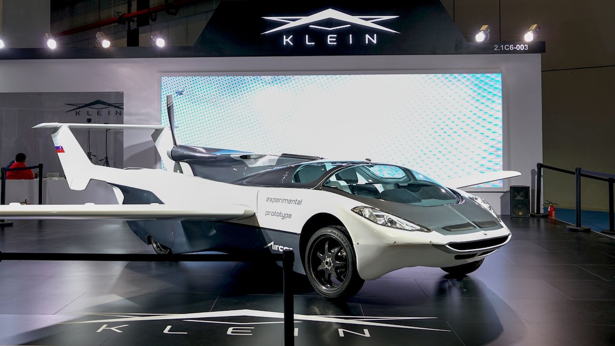 https://www.hola.com/us/horizon/landscape/39c3ccafa04d-shanghai-china-a-klein-vision-aircar-flying-vehicle-model-is-on-display-during-t.jpg?im=Resize=(1200)
