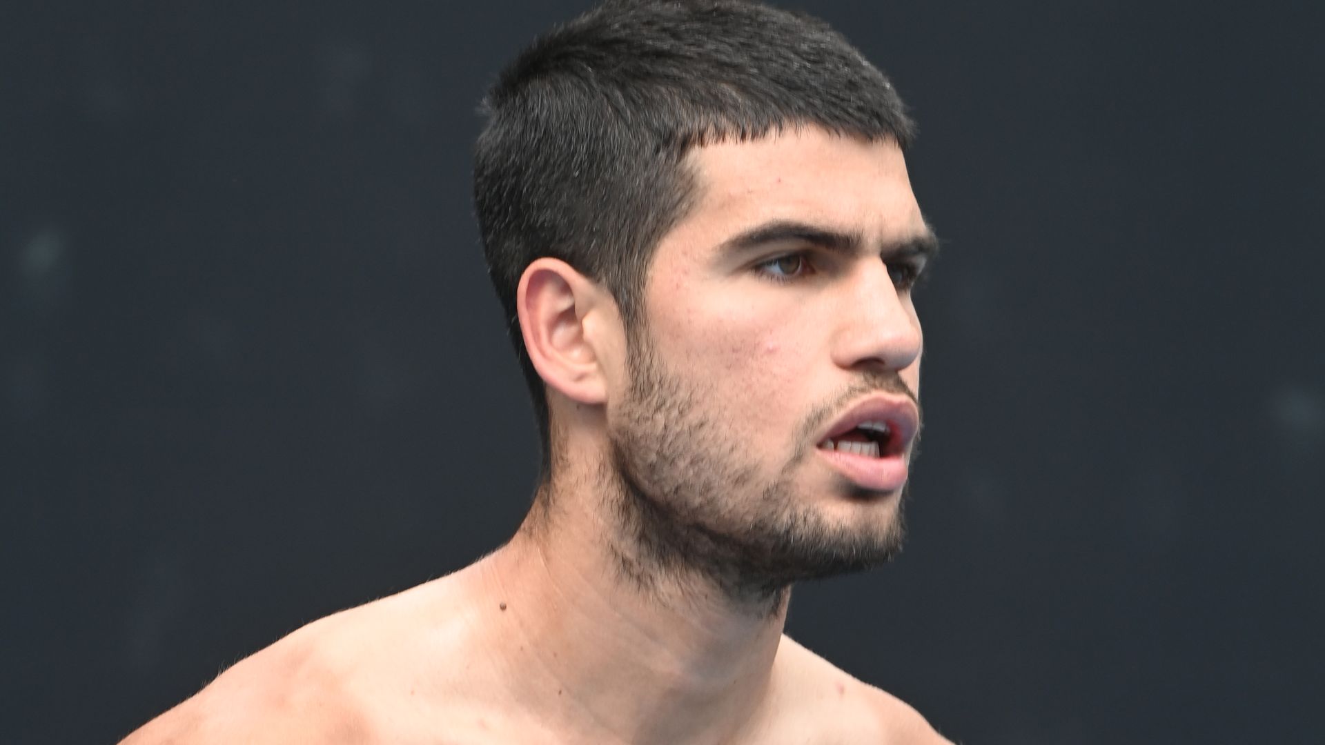 https://www.hola.com/us/horizon/landscape/39c8091a064a-melbourne-australia-carlos-alcaraz-of-spain-is-seen-during-a-practice-session-du.jpg?im=Resize=(1200)