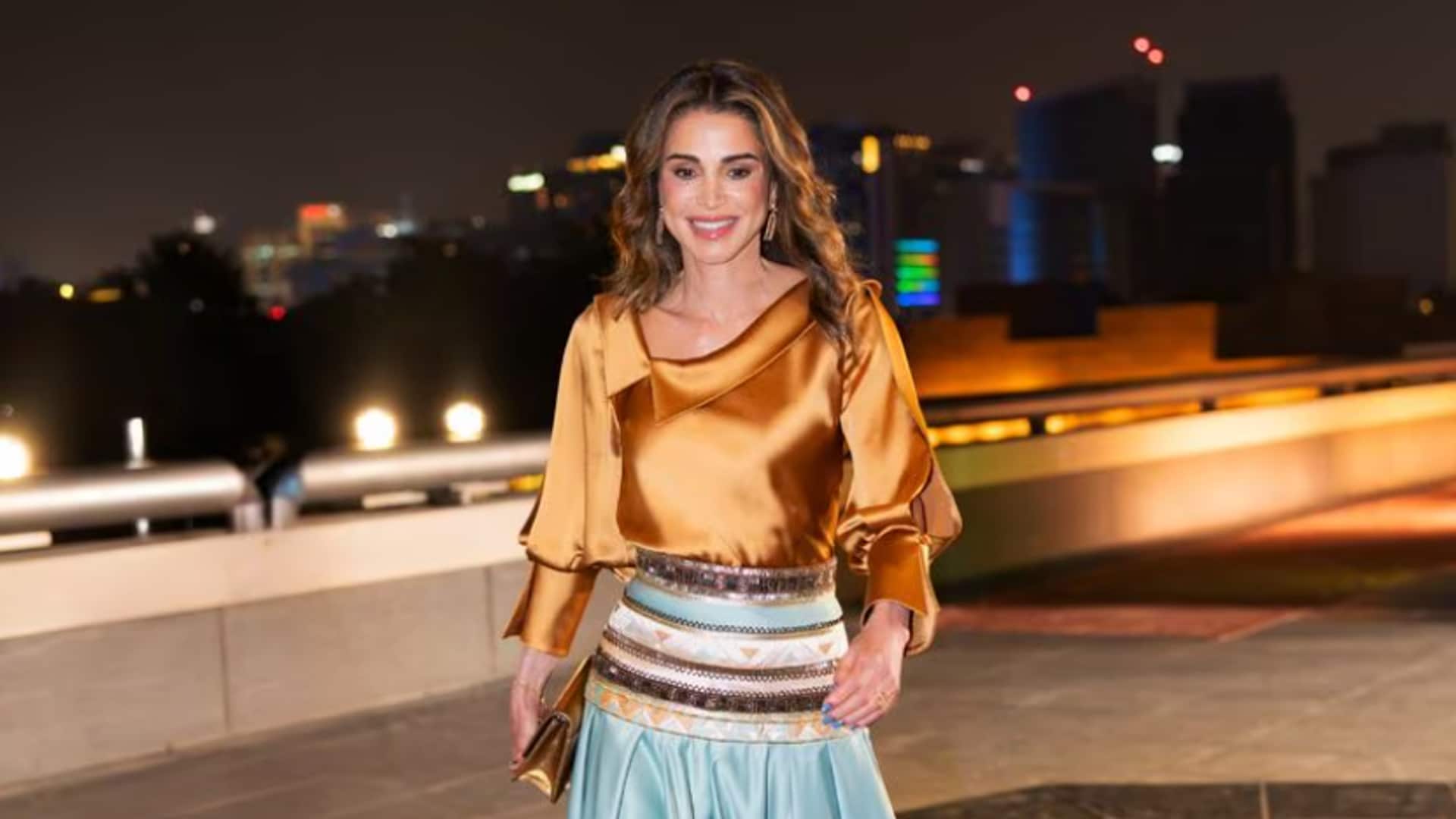 Queen Rania and Sheikha Moza shine with their most spectacular looks at the Doha gala