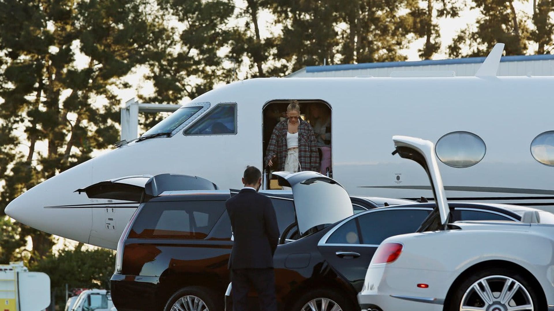 Jennifer Lopez is back in Los Angeles! The star leaves Miami behind as she moves to ‘the Golden State’
