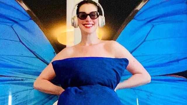 Anne Hathaway Princess Diaries Pillow Challenge