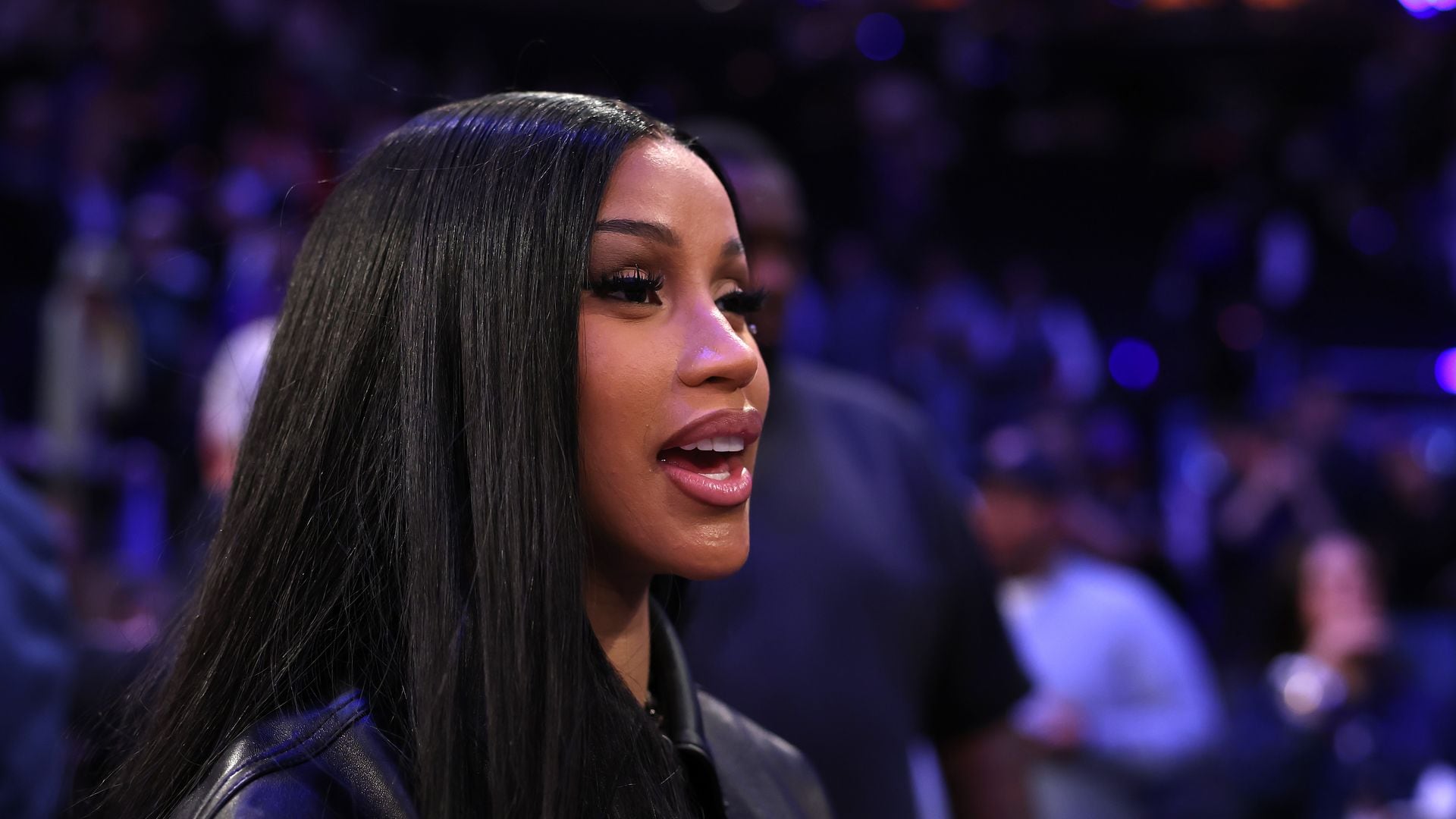 Cardi B and Stefon Diggs confirm romance in star-studded basketball game [PHOTOS]