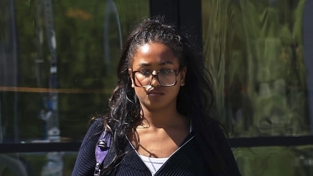 
Sasha Obama spends a relaxed afternoon in West Hollywood, sipping coffee and unwinding during her extended break.