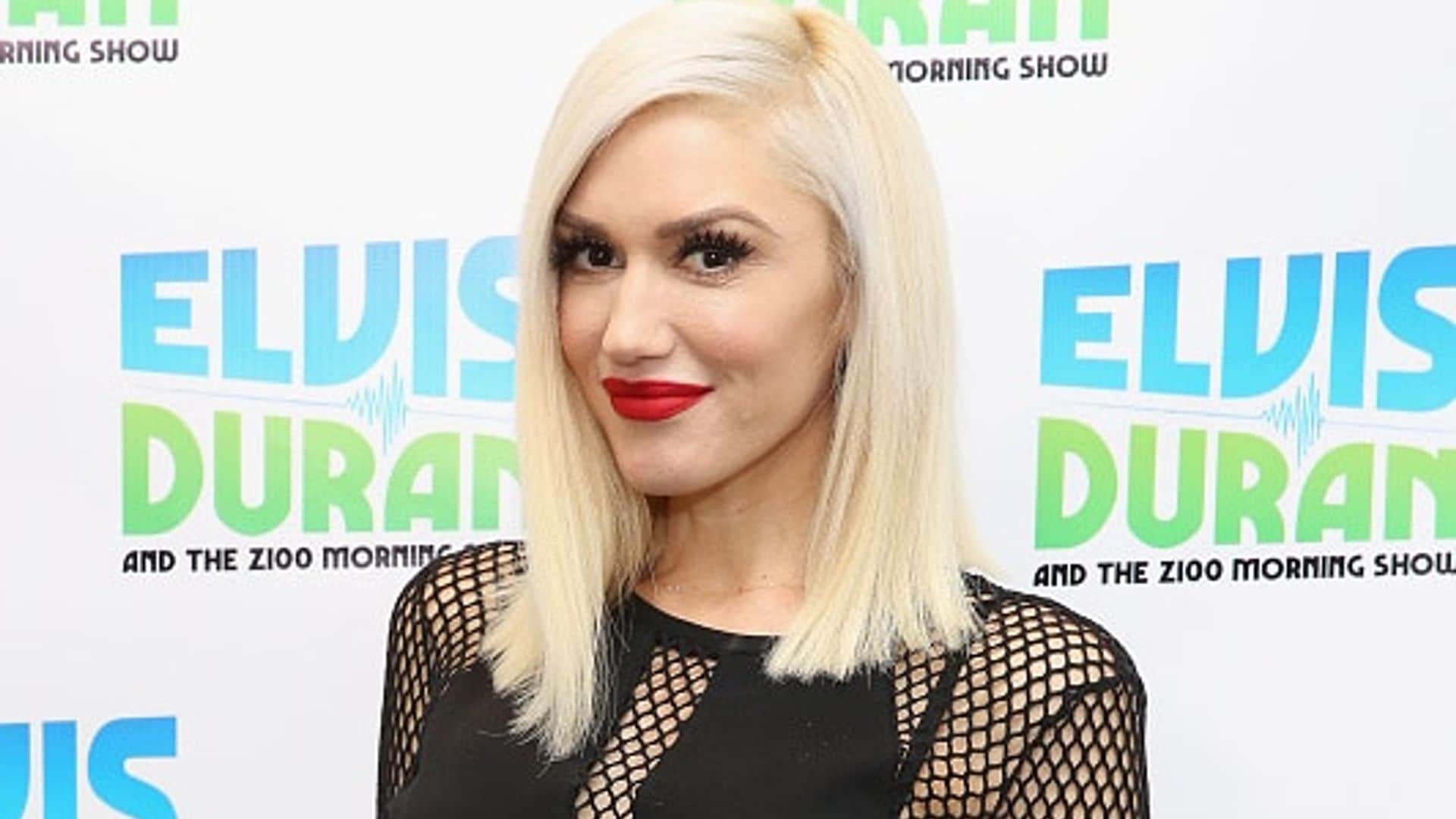 ​Gwen Stefani shows off amazing nail art in honor of Blake Shelton