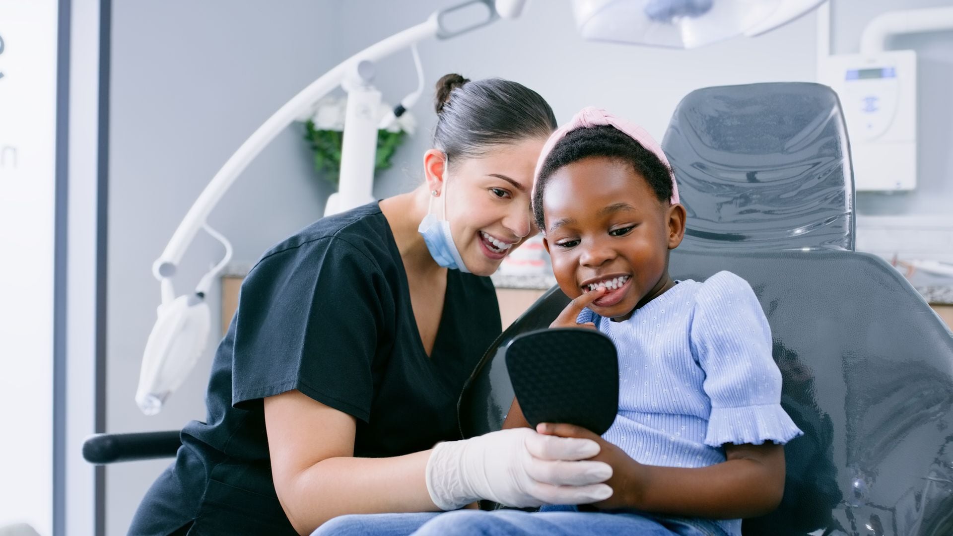 Did your toddler break a tooth? Here's exactly what pediatric dentists say to do next