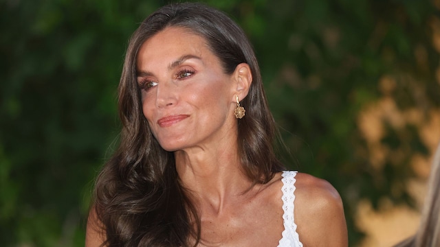 PALMA DE MALLORCA, SPAIN - AUGUST 04: Queen Letizia of Spain of Spain during the reception for the authorities and a representation of the Balearic society at the Marivent Palace, August 4, 2025, in Palma de Mallorca (Balearic Islands, Spain). (Photo By Raul Terrel/Europa Press via Getty Images)