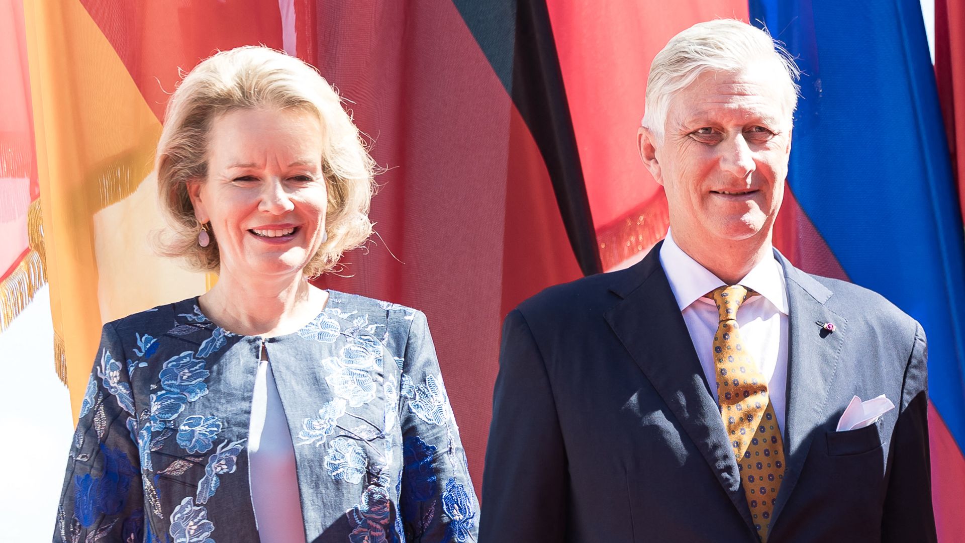 https://www.hola.com/us/horizon/landscape/4322b2f46074-queen-mathilde-of-belgium-king-philippe-of-belgium-austrias-president-alexander.jpg?im=Resize=(1200)