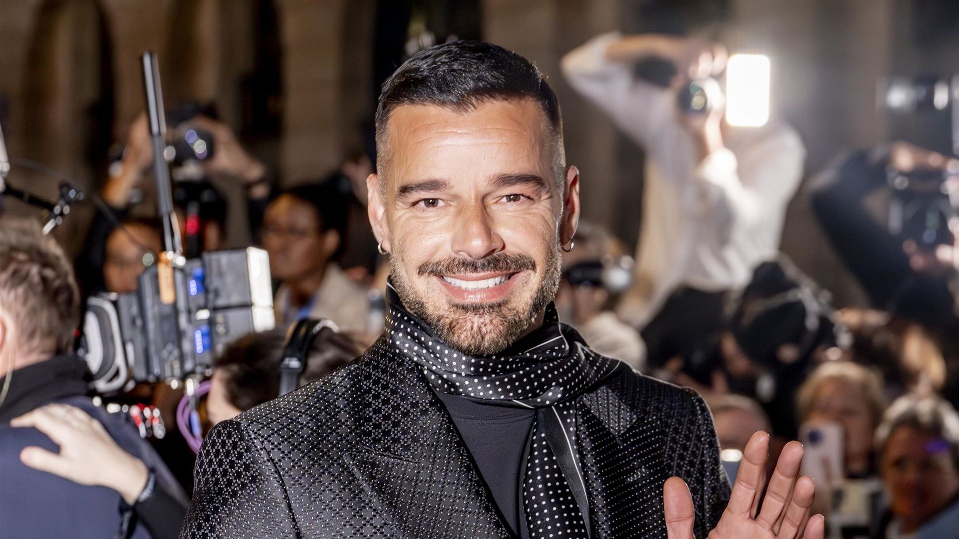 
Ricky Martin was seen leaving his hotel in Paris on his way to the Tom Ford show during Fashion Week.