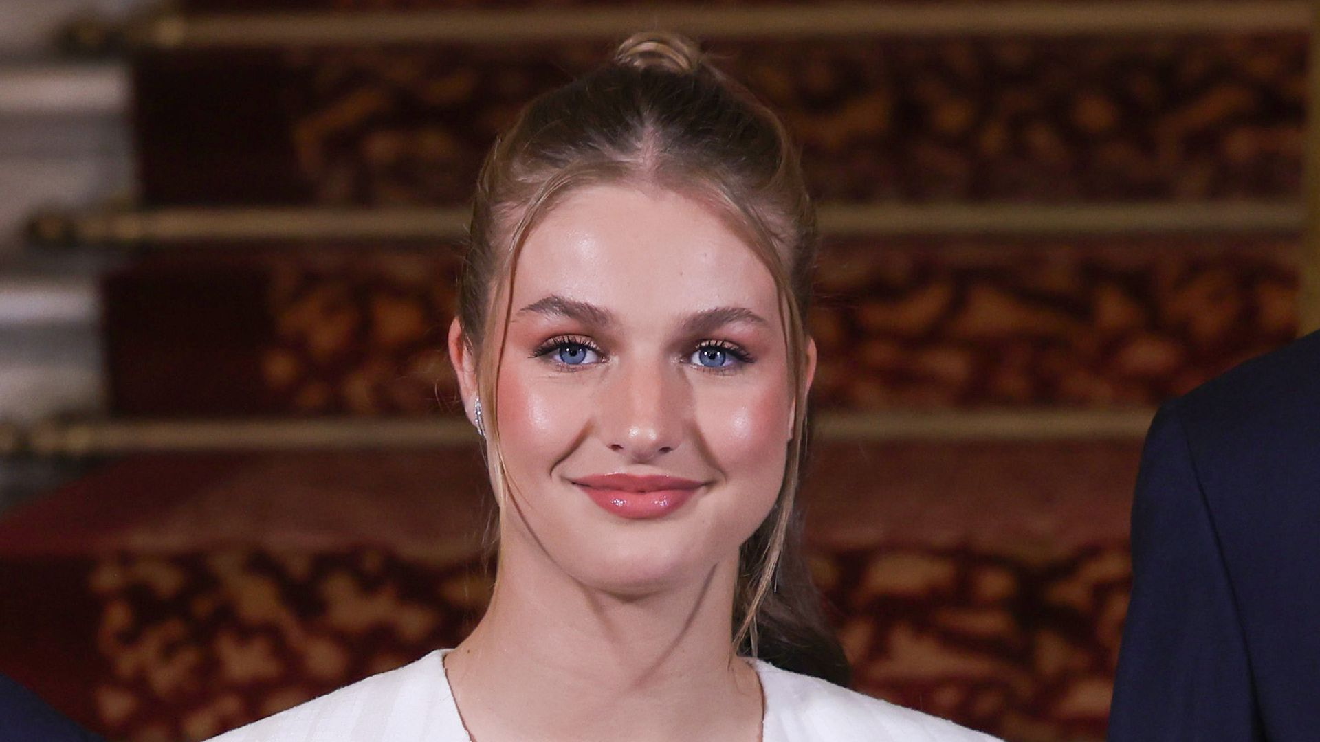 https://www.hola.com/us/horizon/landscape/43d8eb9737f0-barcelona-spain-crown-princess-leonor-of-spain-attends-the-princess-of-girona-aw.jpg?im=Resize=(1200)
