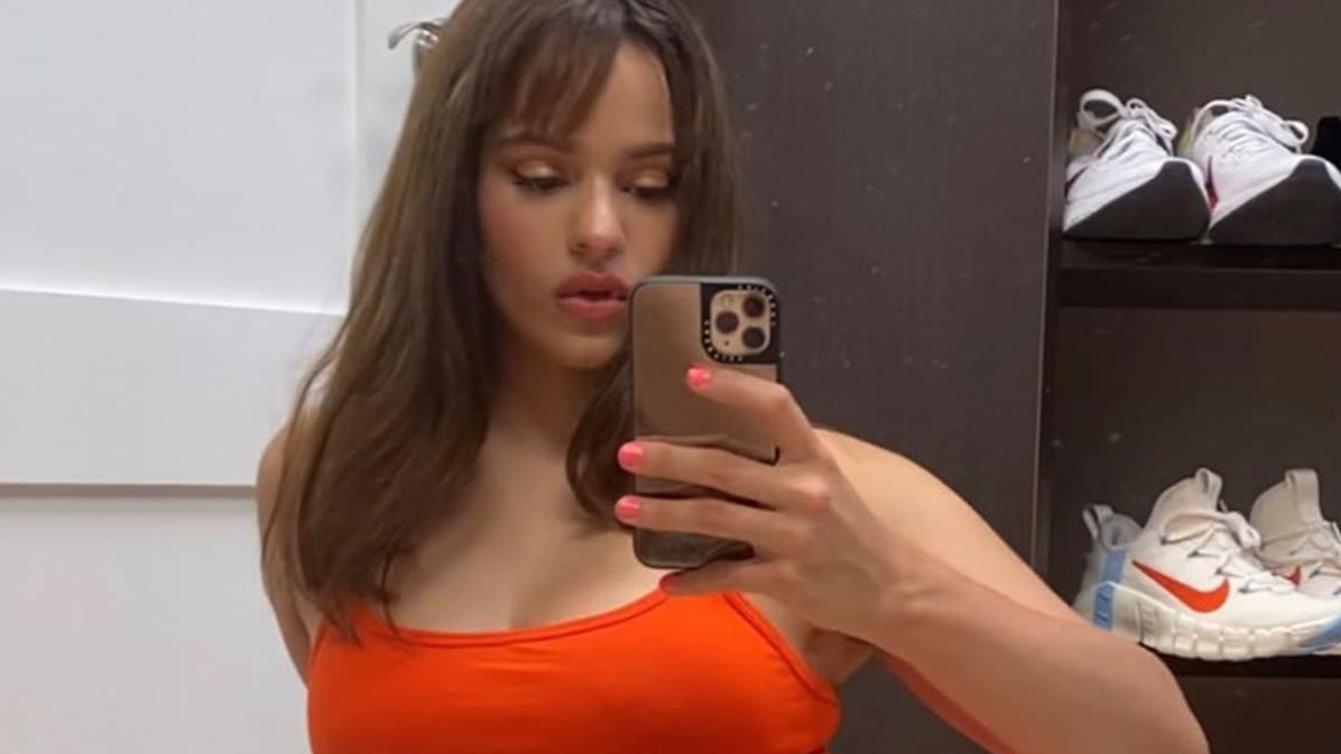 Rosalía challenges the Twitter algorithm to show her something new and insightful