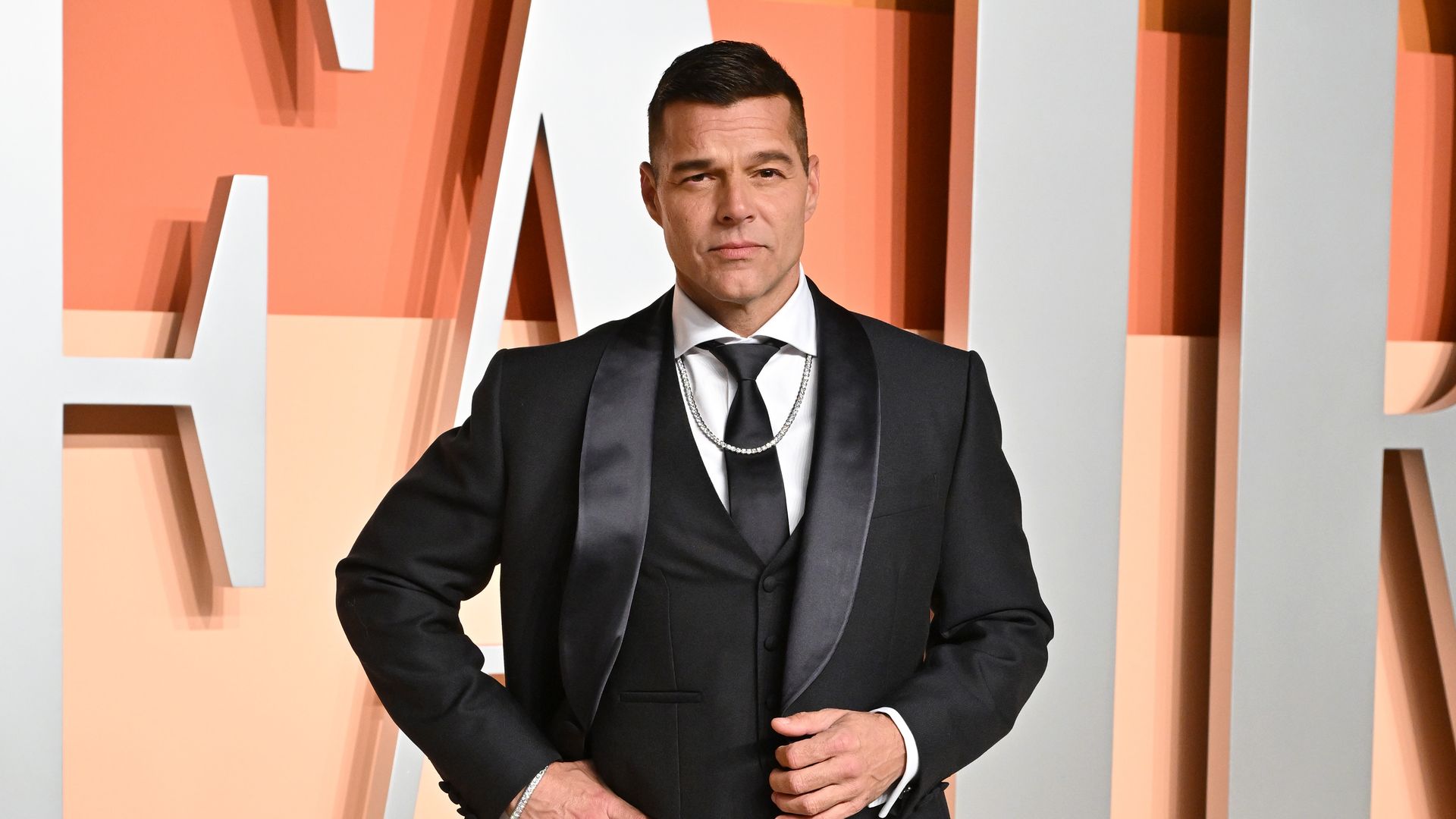 Ricky Martin’s explosive reaction to Billy Bush’s question about his preferences resurfaces