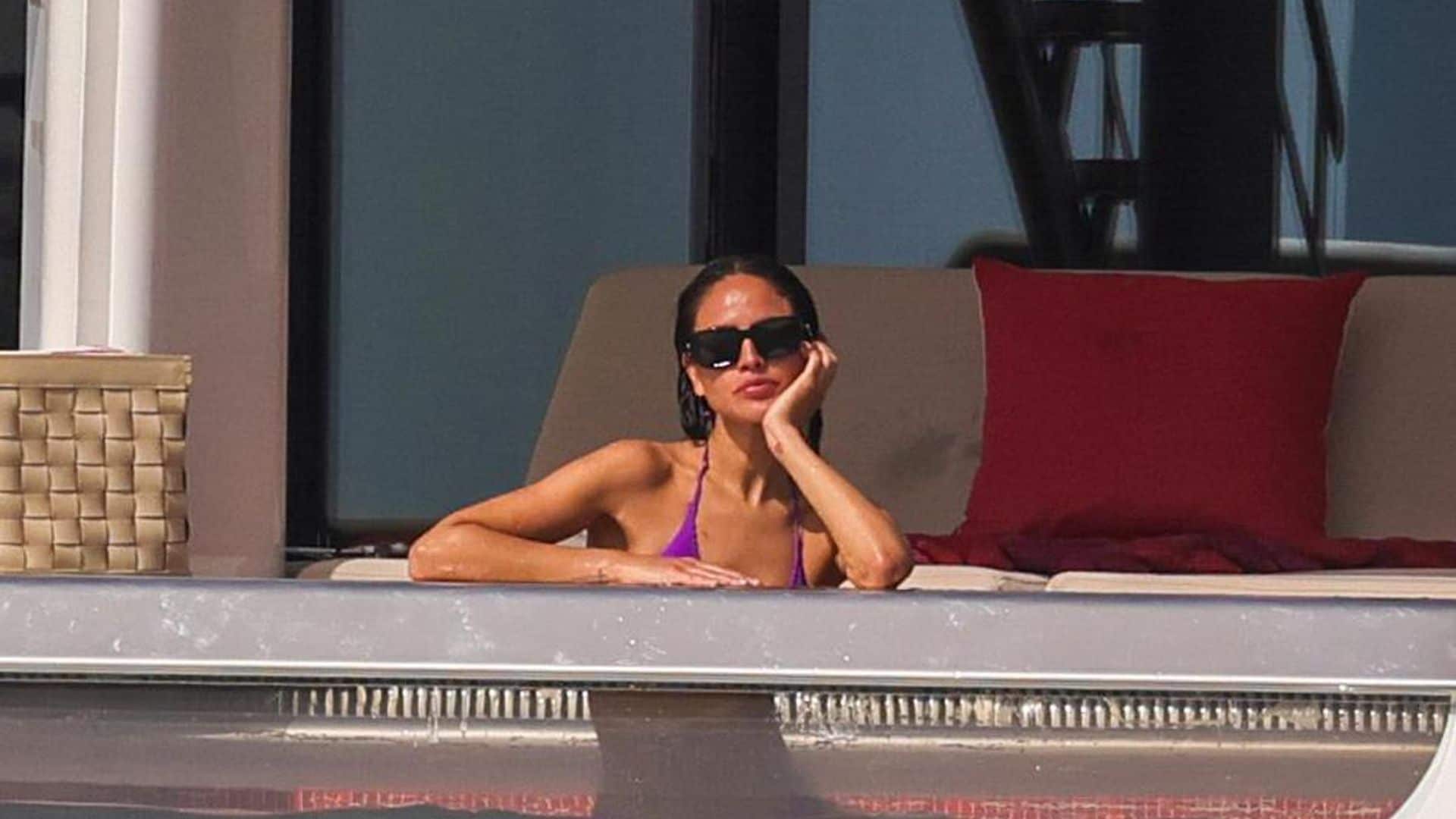 Eiza Gonzalez, Lewis Hamilton, and friends hang out in luxury yacht