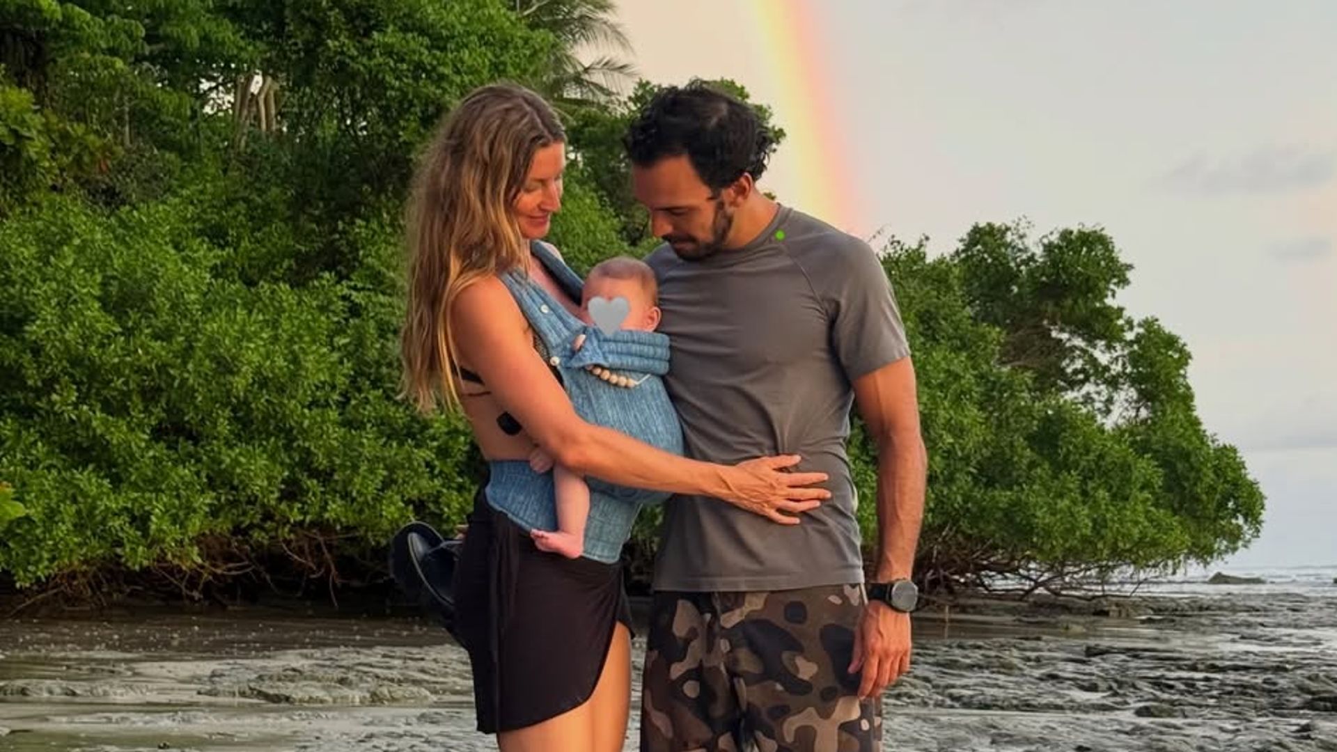 Gisele kicked off the post with a sweet family portrait