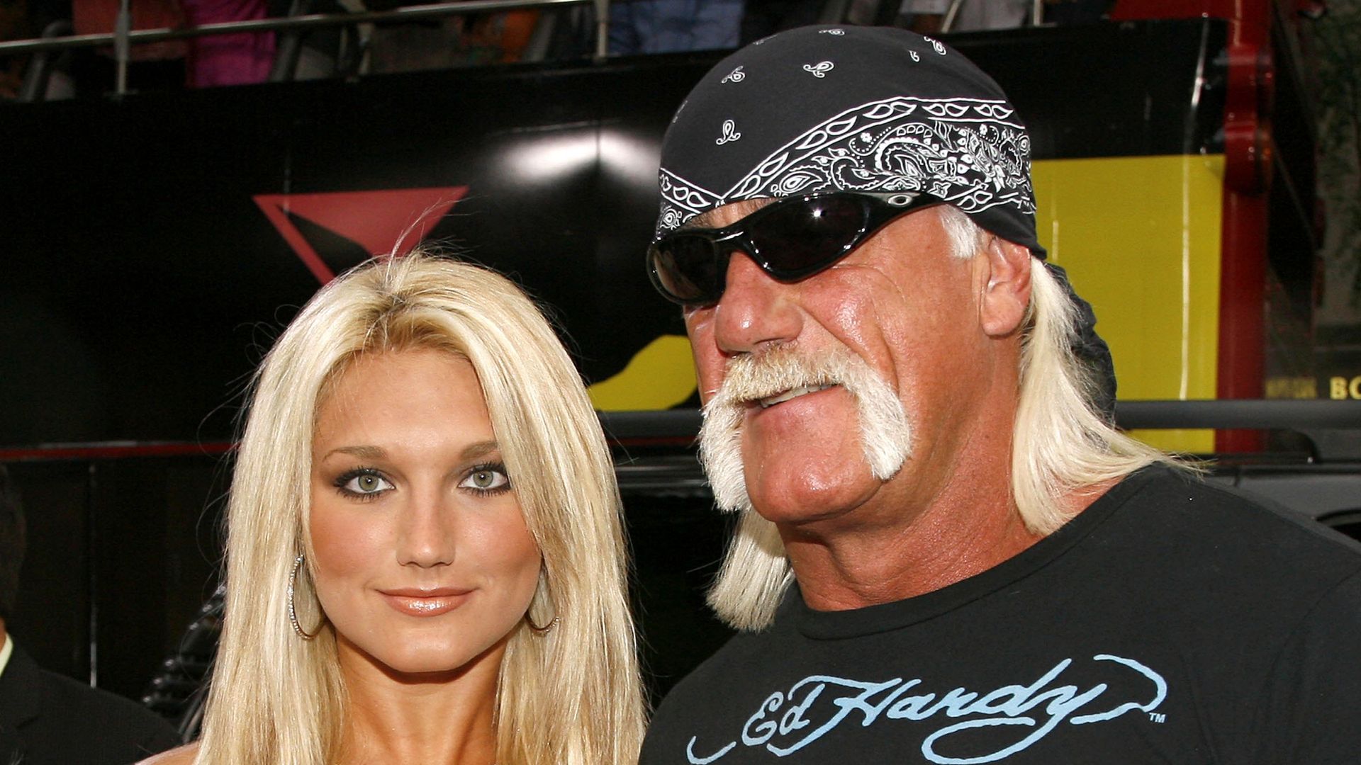 NEW YORK - AUGUST 31:  (L-R) Linda, Brooke and Hulk Hogan attend the 2006 MTV Video Music Awards at Radio City Music Hall August 31, 2006 in New York City.  (Photo by Frank Micelotta/Getty Images) 