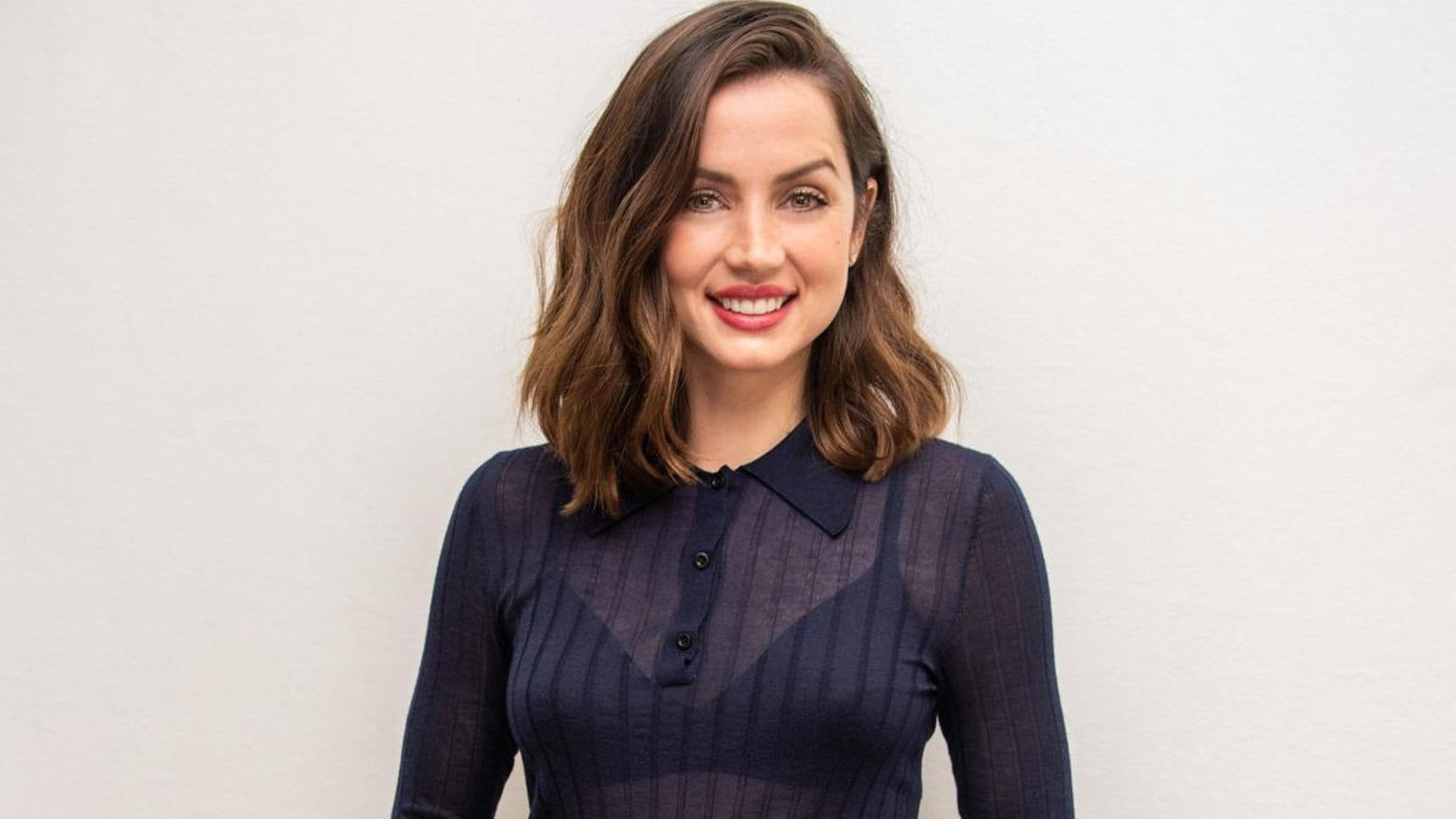 Ana de Armas wore an all-white outfit that showed off her toned legs